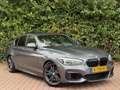 BMW 140 1-serie M140i High Exec M-SPORT/AIRCO/ACARPLAY/NAV Grigio - thumbnail 1