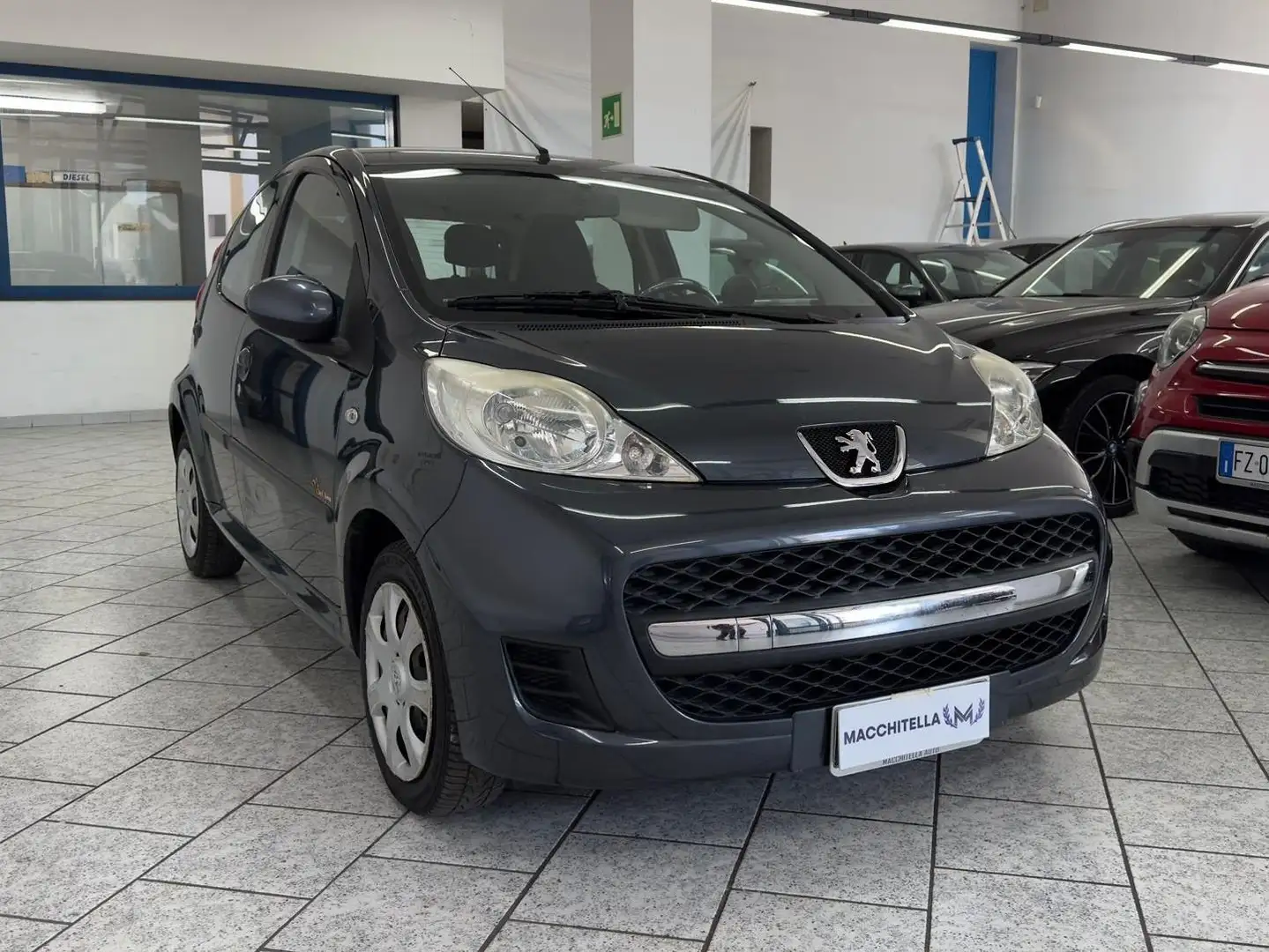 Peugeot 107 107 1.0 12v Active (plaisir) 5p 2tronic FL Gris - 2