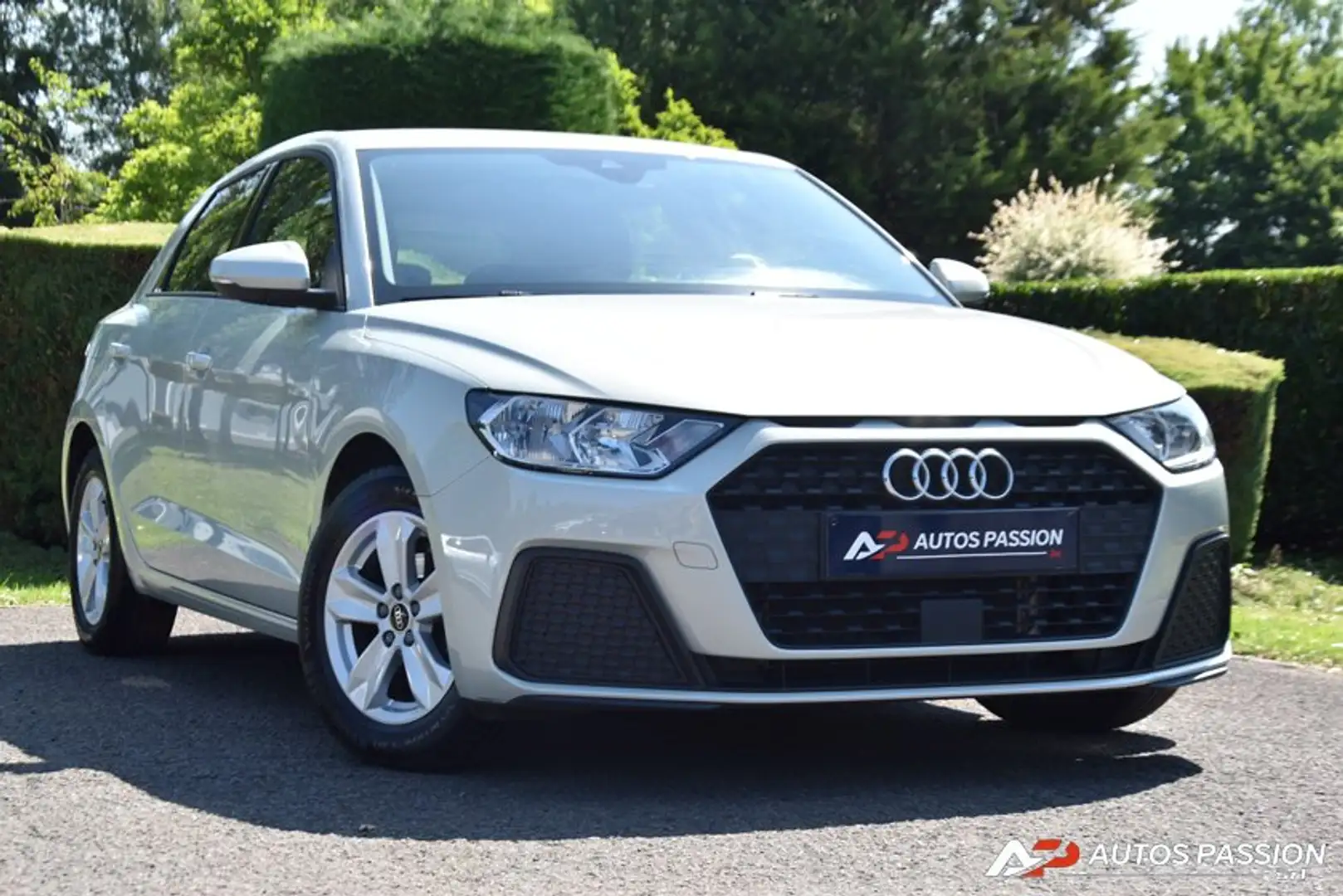 Audi A1 Sportback 25 TFSI Attraction | DAB | Carplay Grijs - 1