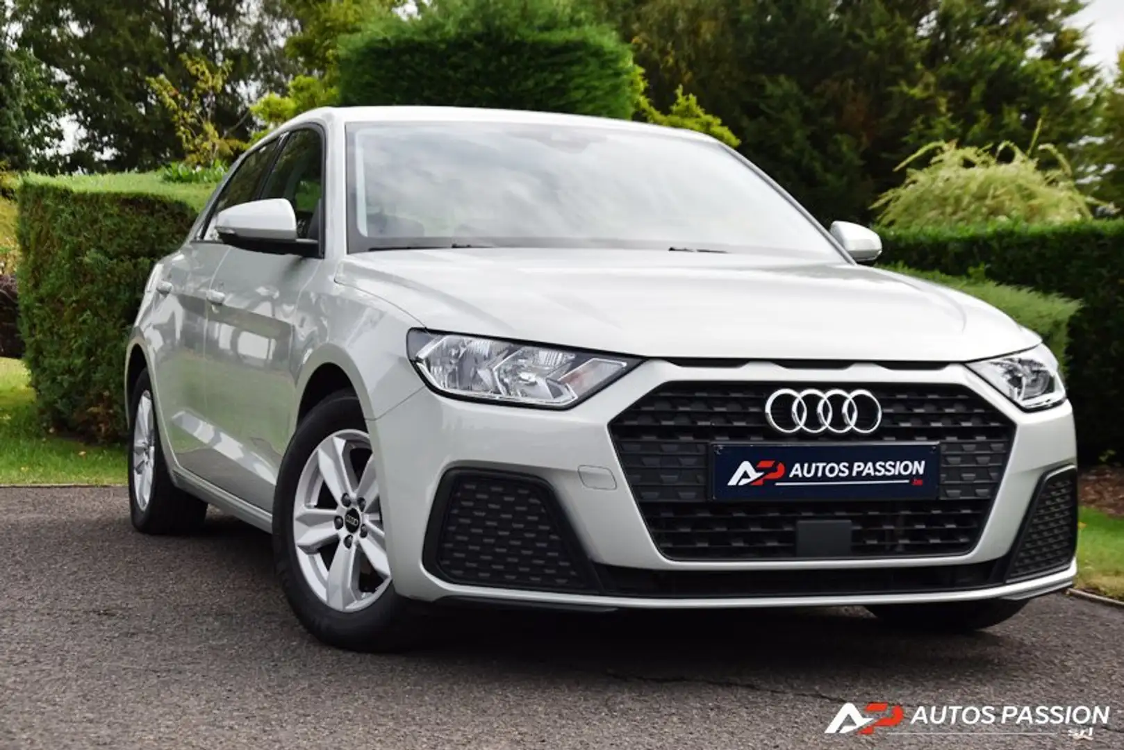 Audi A1 Sportback 25 TFSI Attraction | DAB | Carplay Grijs - 1