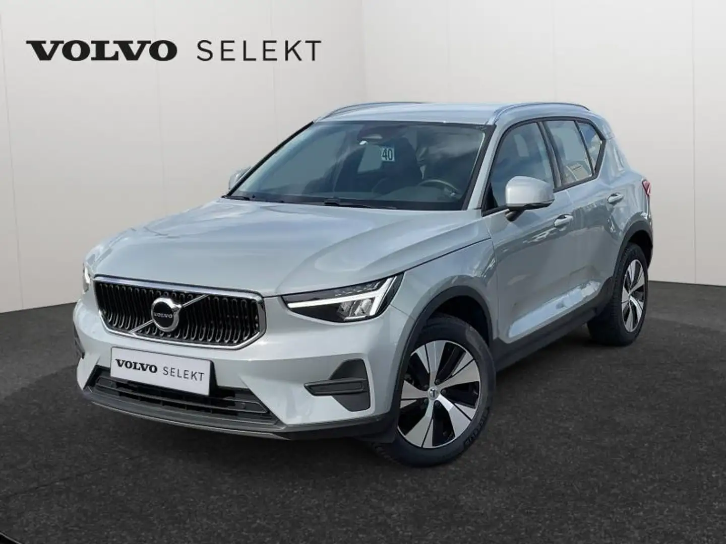 Volvo XC40 B3 Core / Essence Gris - 1