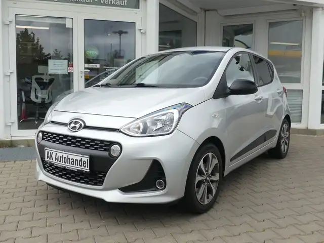 Hyundai i10 Passion+ Aut LED PDC AHK DAB Sitz&Lenkradhzg