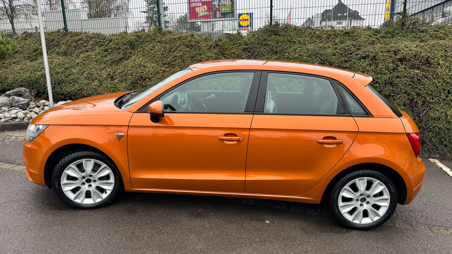 Audi A1 A1 2.0 TDI Sportback S line Sportpaket Orange - 1