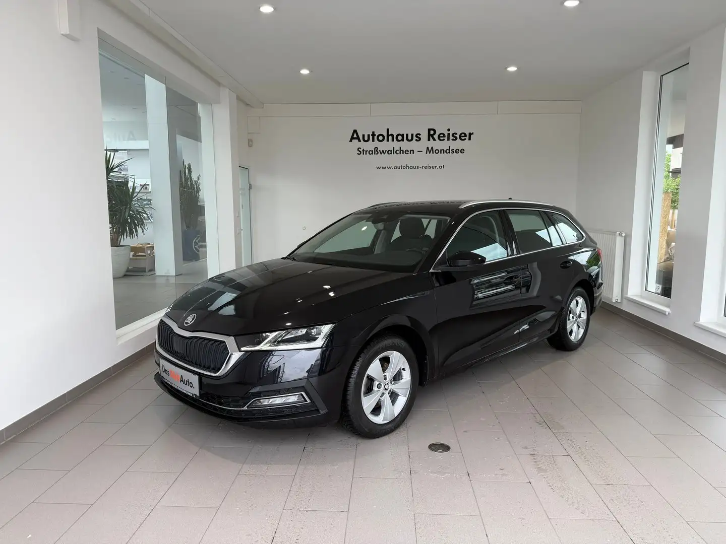 Skoda Octavia Style TDI DSG Schwarz - 2