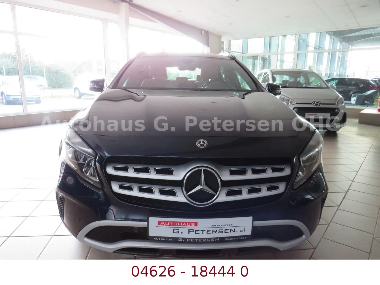 Mercedes-Benz GLA 180 *Automatik*Panorama*CAM*Navi*SHZ* Bleu - 2