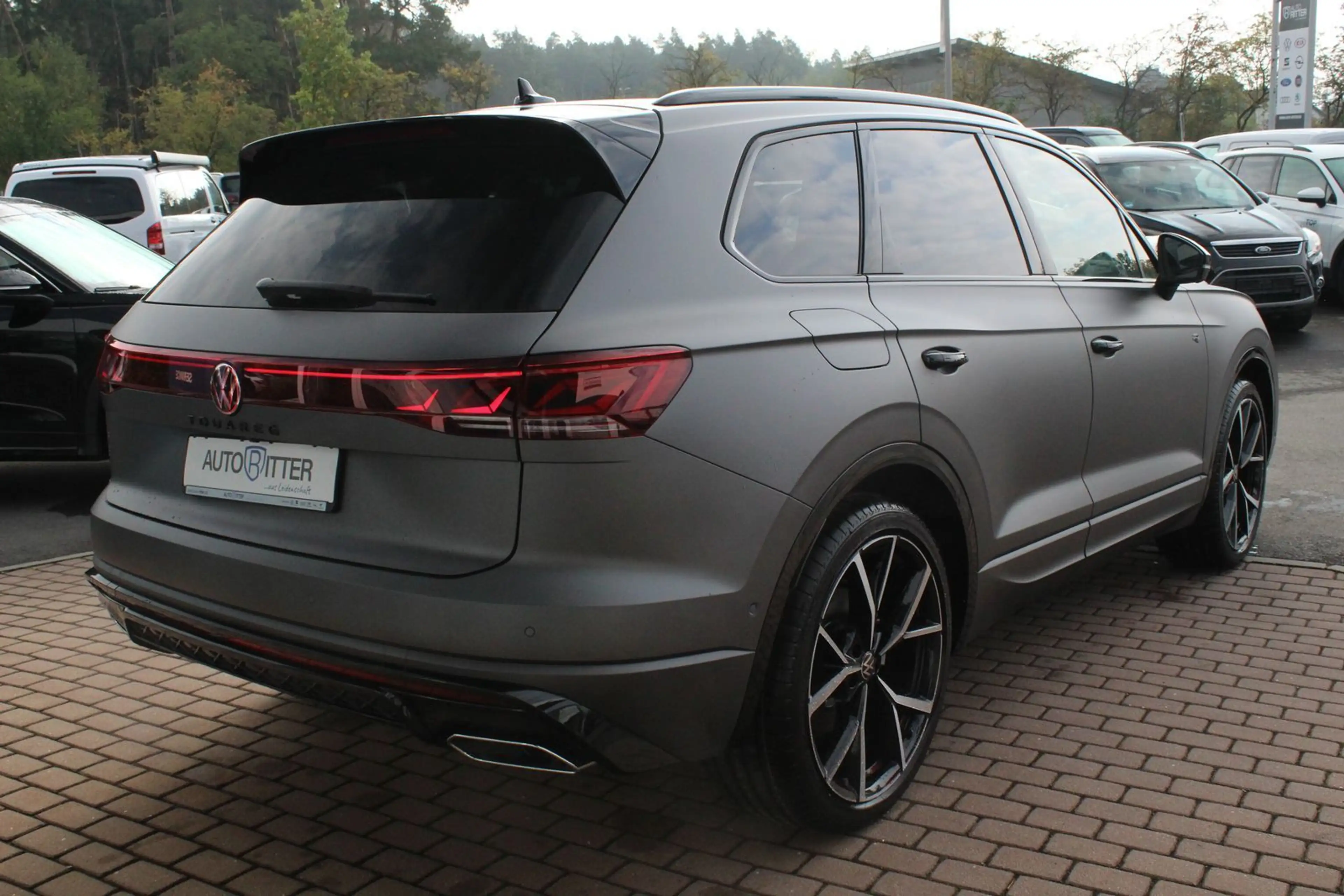 Volkswagen Touareg R-Line Final Edition Pano+SHZ+CarPlay... — photo 4