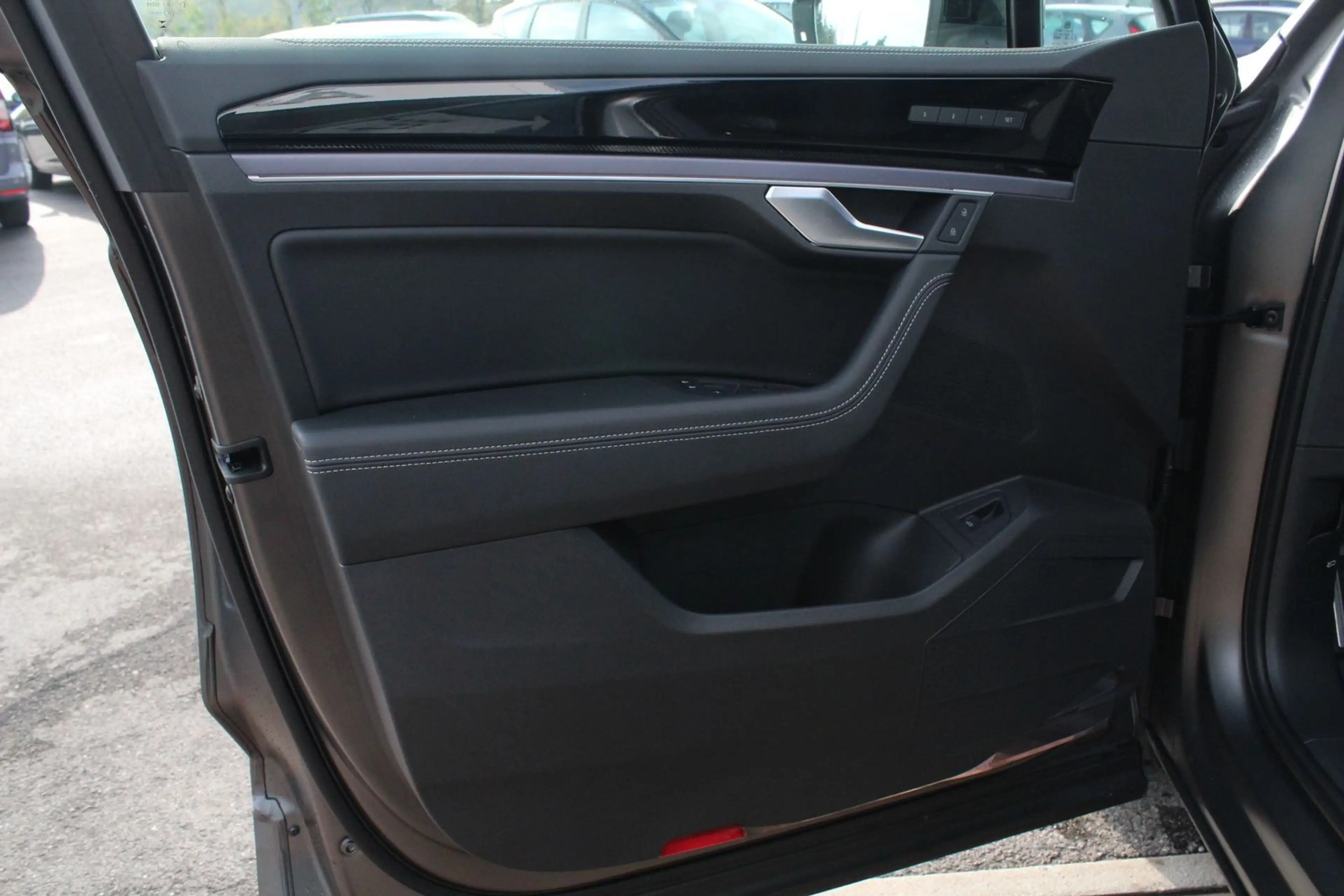 Volkswagen Touareg R-Line Final Edition Pano+SHZ+CarPlay... — photo 11