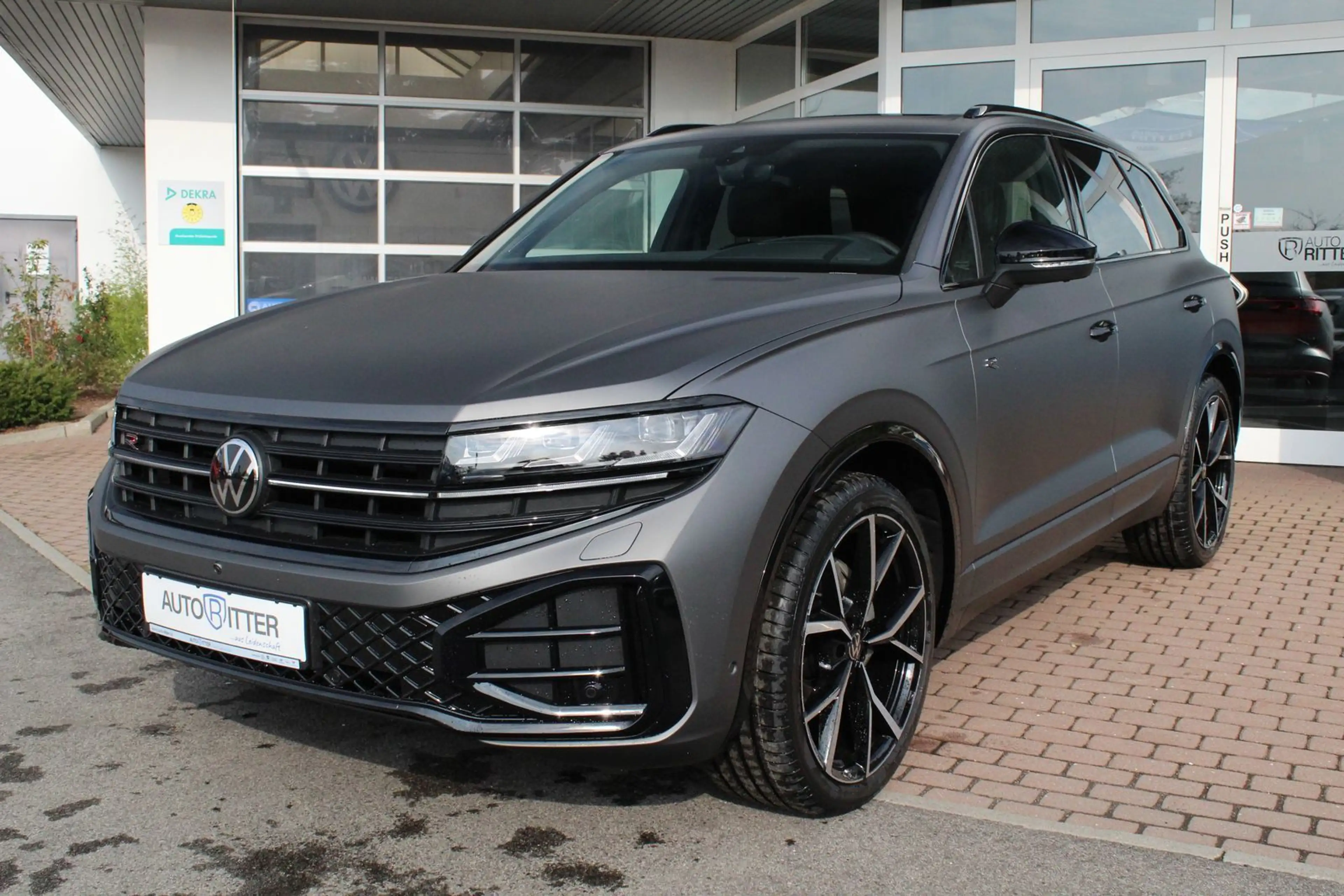 Volkswagen Touareg R-Line Final Edition Pano+SHZ+CarPlay... — photo 3