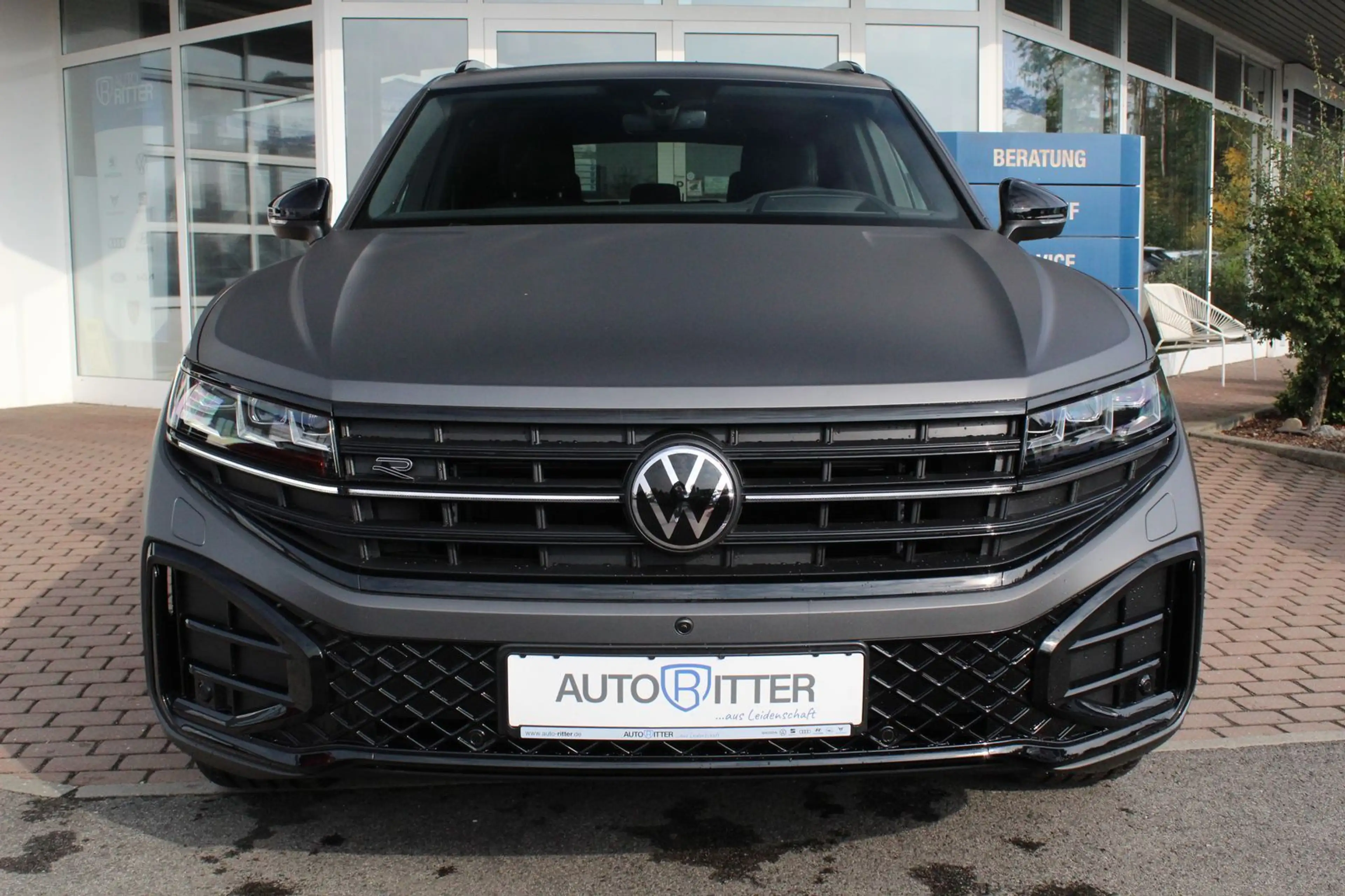 Volkswagen Touareg R-Line Final Edition Pano+SHZ+CarPlay... — photo 2