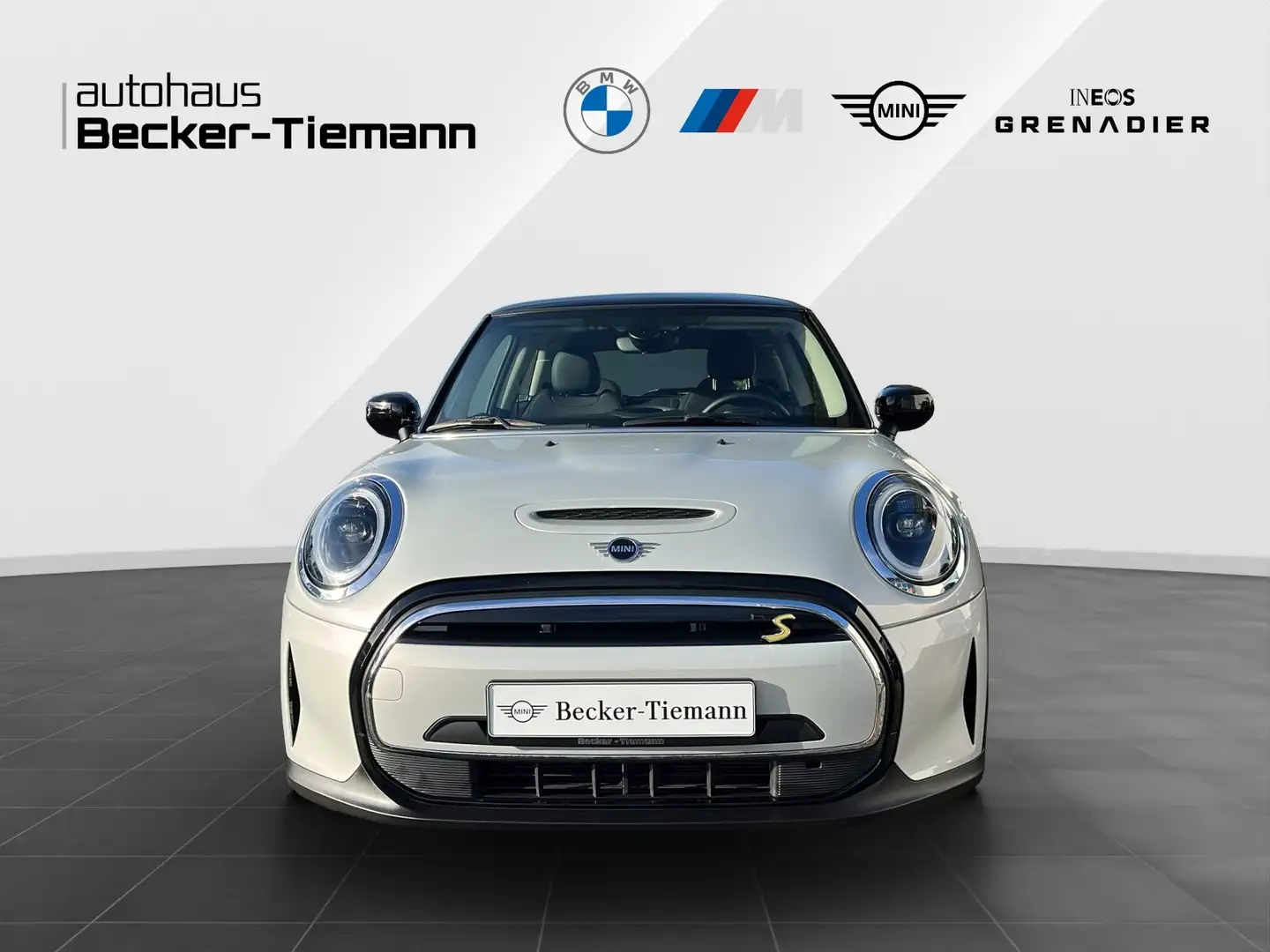 MINI Cooper SE Hatch Weiß - 2