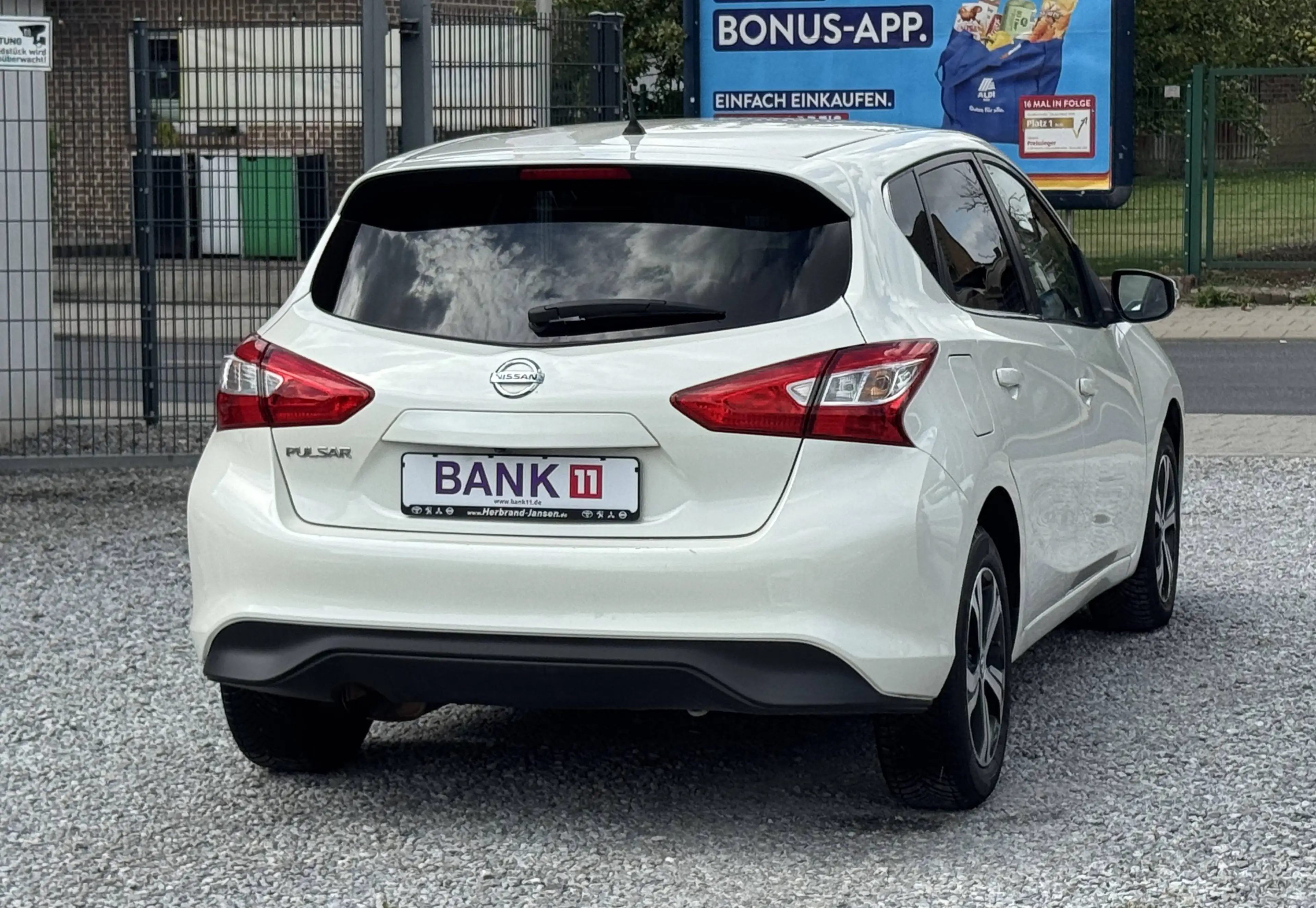 Nissan Pulsar *Rückfahrkamera*Navi*USB*Keyless Go*EURO6* — photo 4