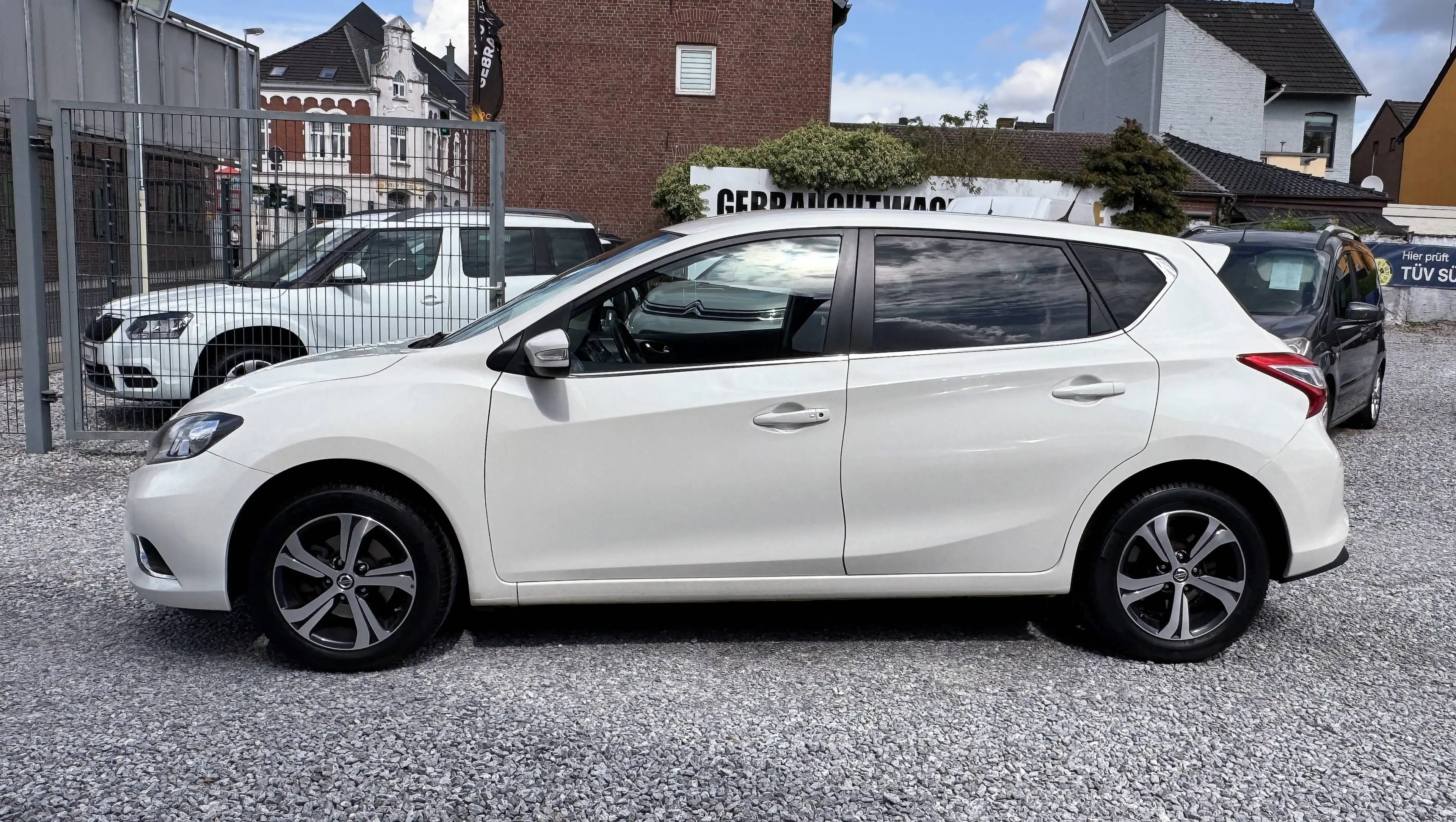 Nissan Pulsar *Rückfahrkamera*Navi*USB*Keyless Go*EURO6* — photo 5