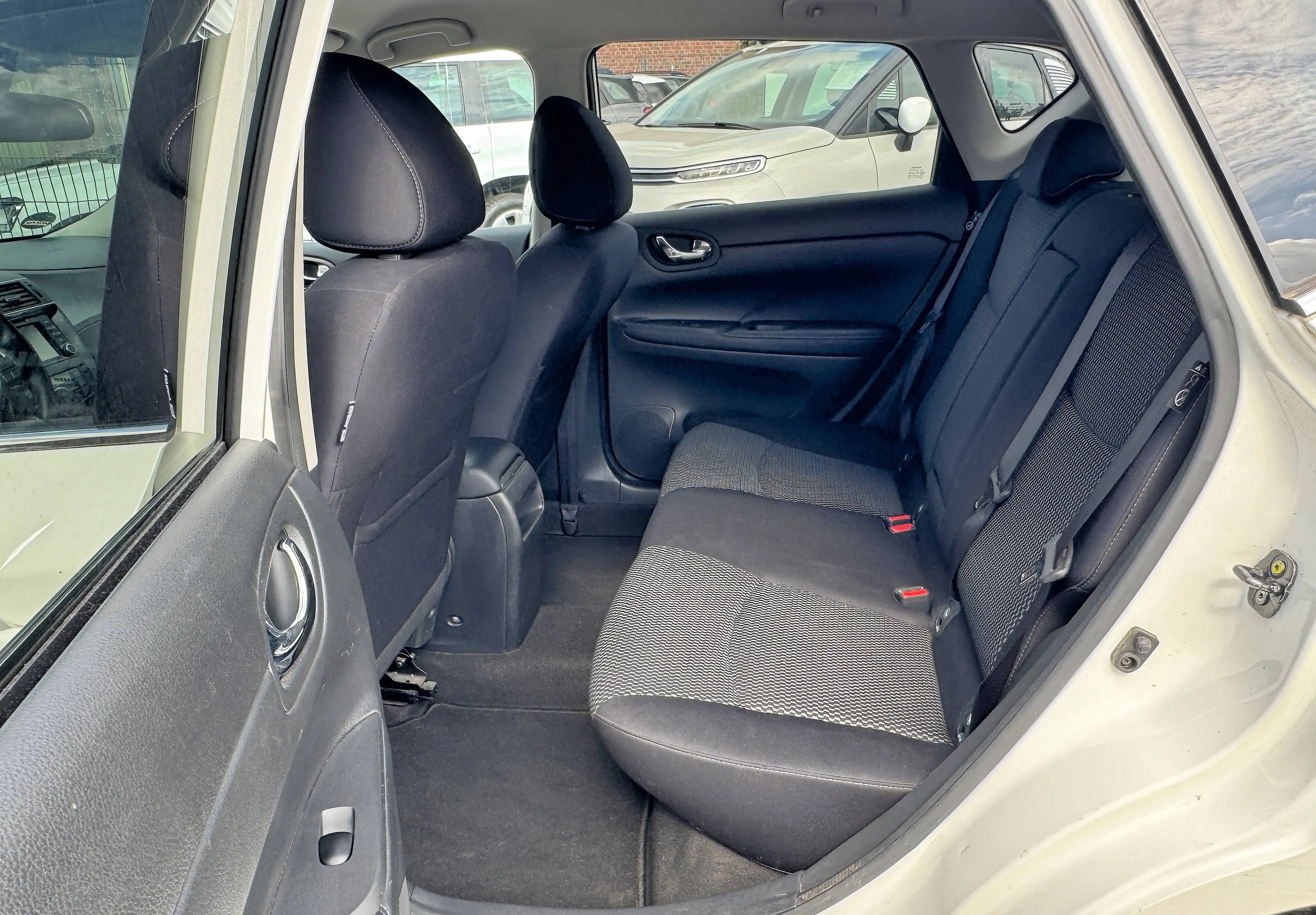Nissan Pulsar *Rückfahrkamera*Navi*USB*Keyless Go*EURO6* — photo 8