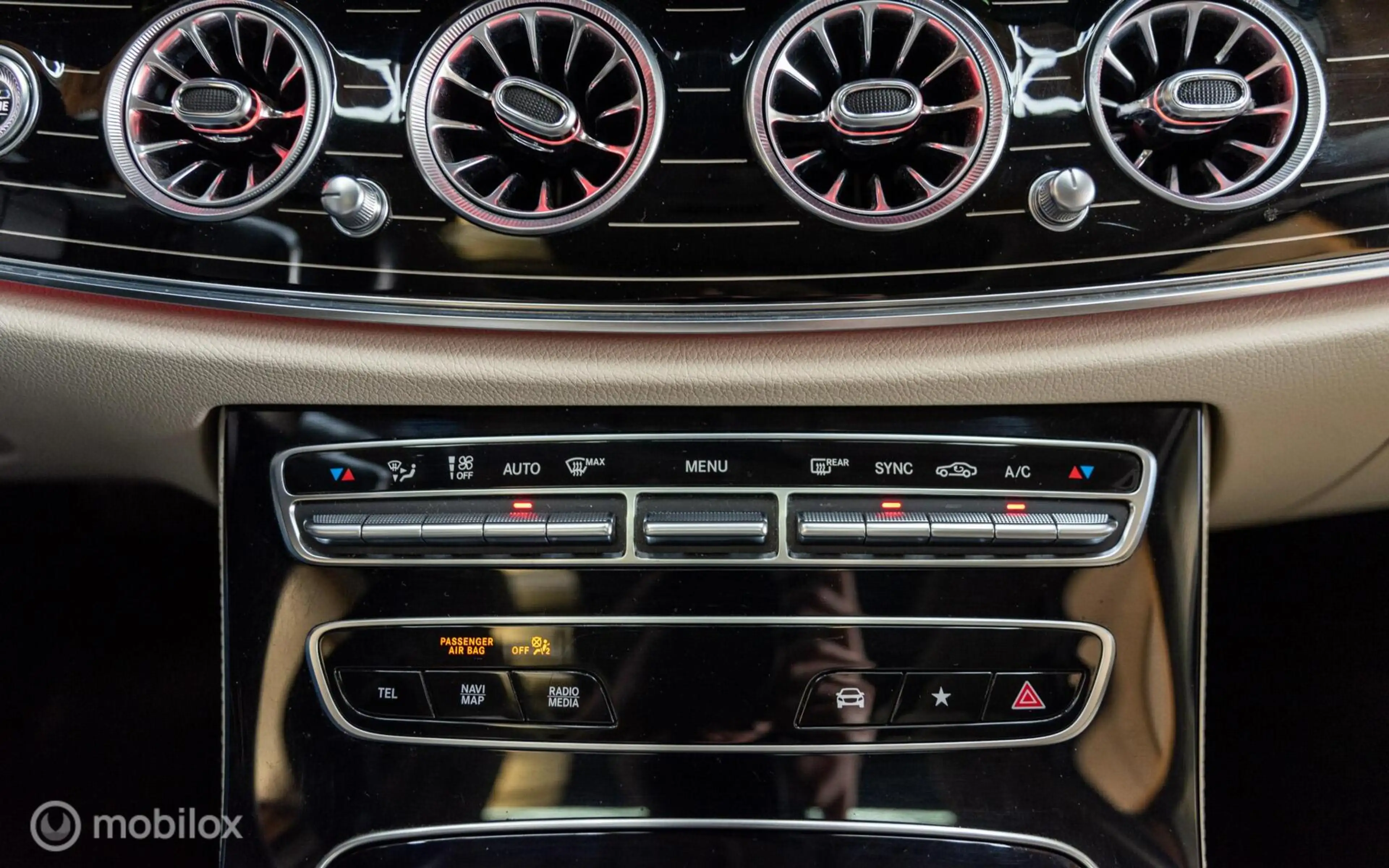 Mercedes-Benz E 450 4MATIC Avantgarde, Pano, Keyless, Leer — photo 20