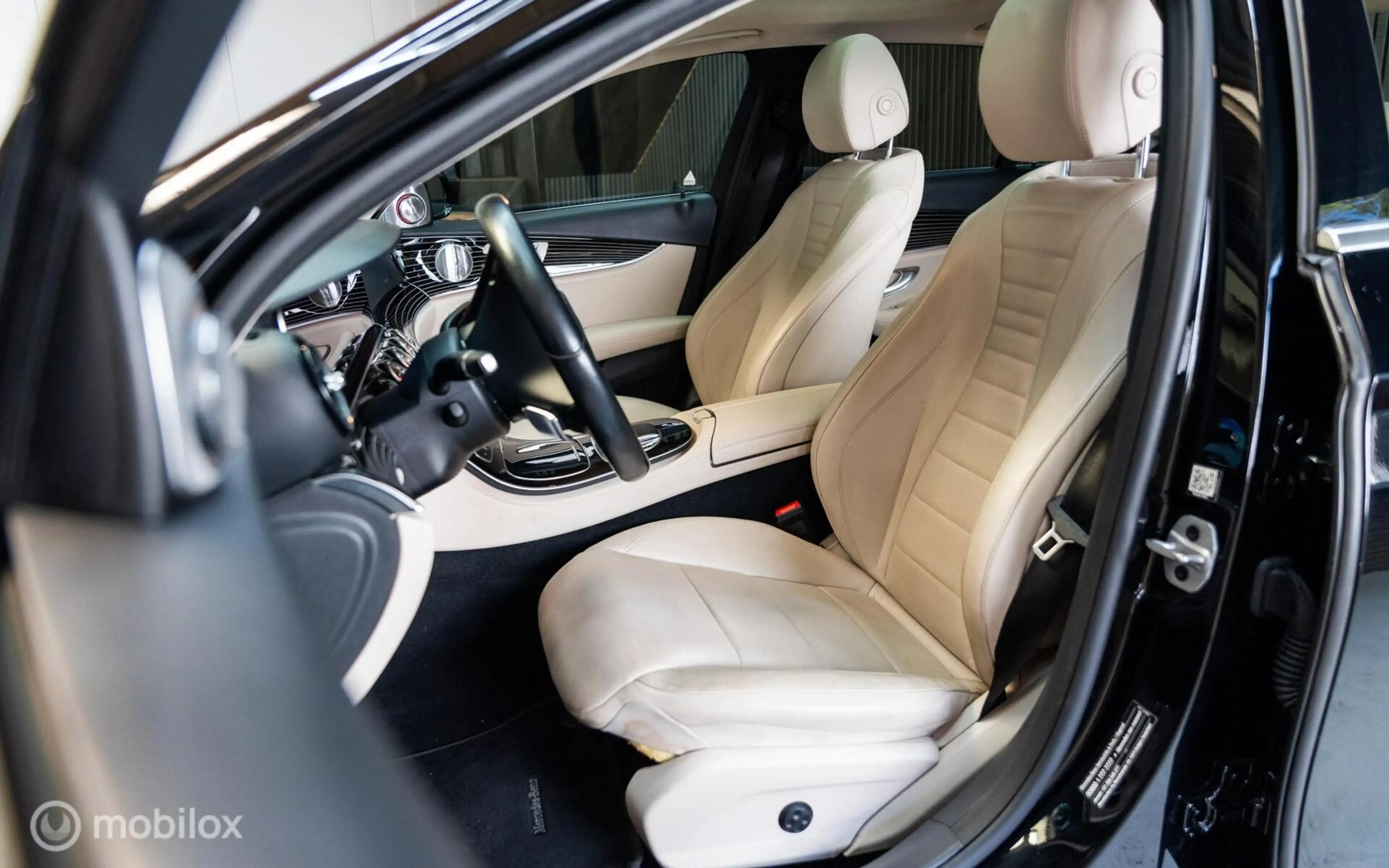 Mercedes-Benz E 450 4MATIC Avantgarde, Pano, Keyless, Leer — photo 10