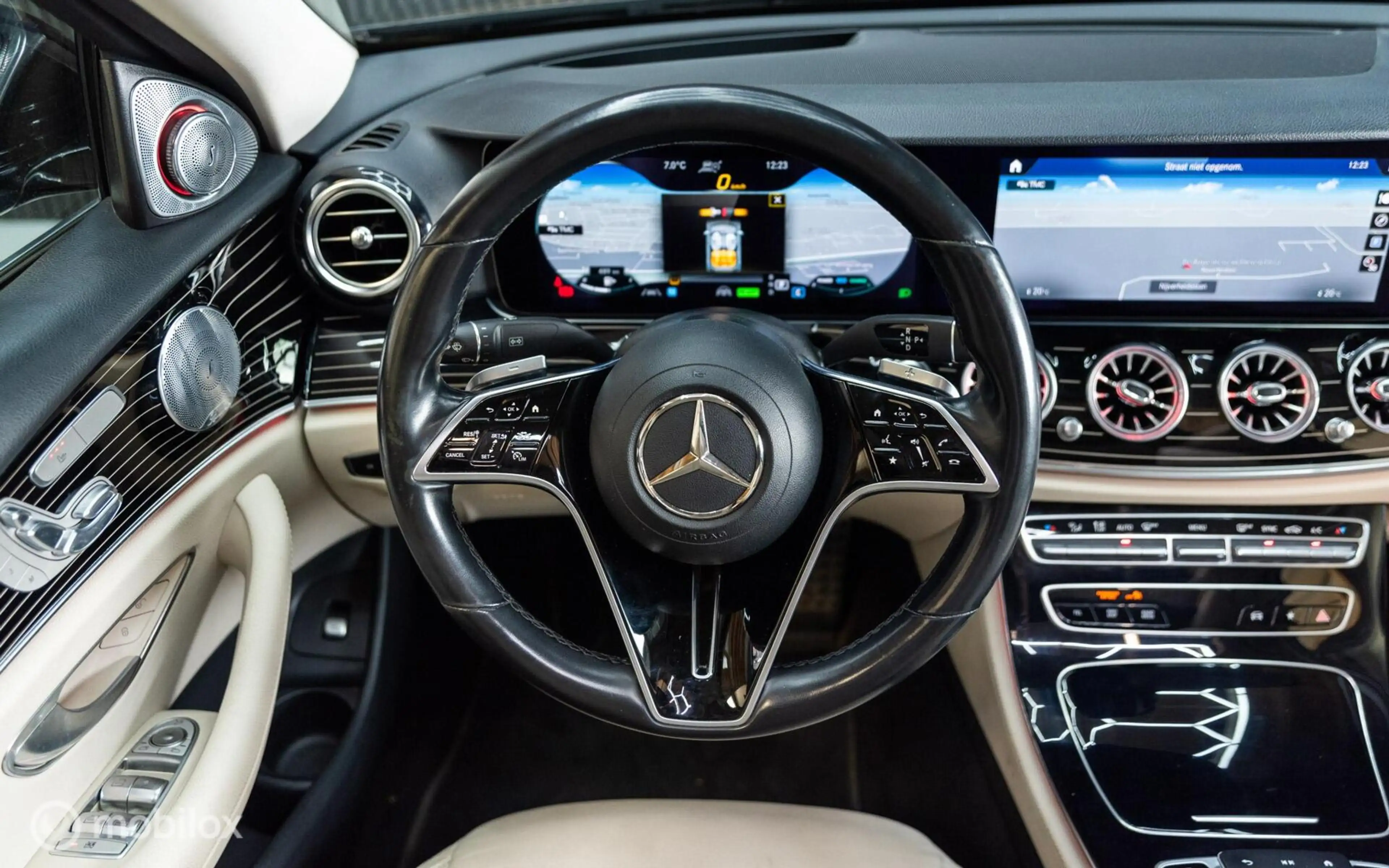 Mercedes-Benz E 450 4MATIC Avantgarde, Pano, Keyless, Leer — photo 11