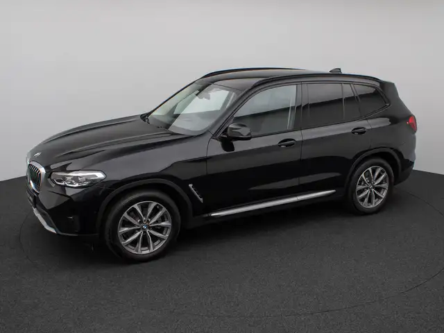BMW X3 view 12