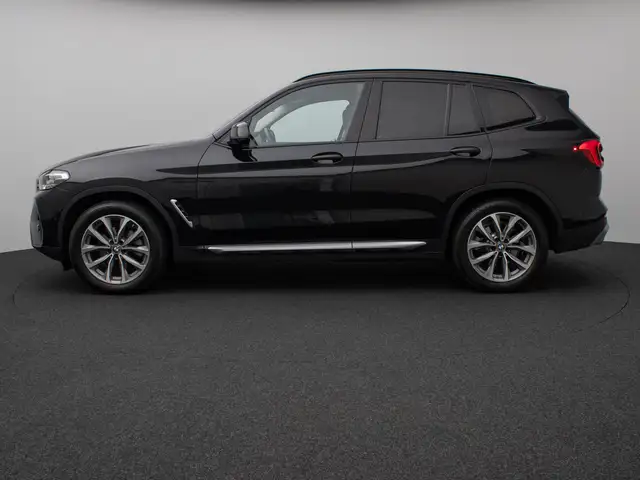 BMW X3 view 11