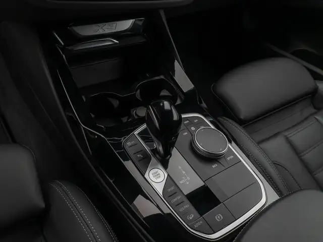 BMW X3 view 22