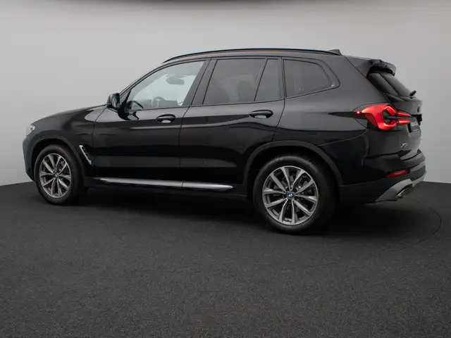 BMW X3 view 10
