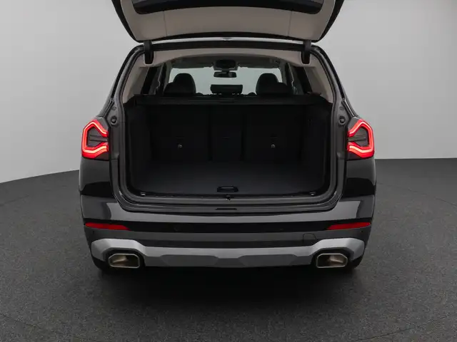 BMW X3 view 13