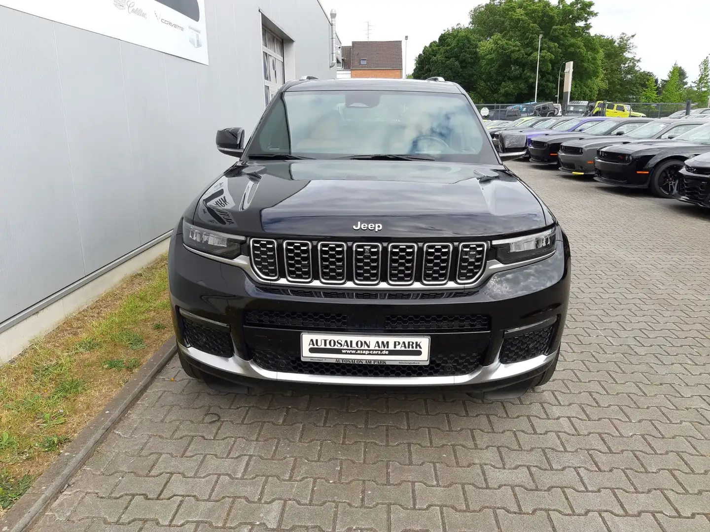 Jeep Grand Cherokee 5.8 V8 Summit Reserve Negru - 2