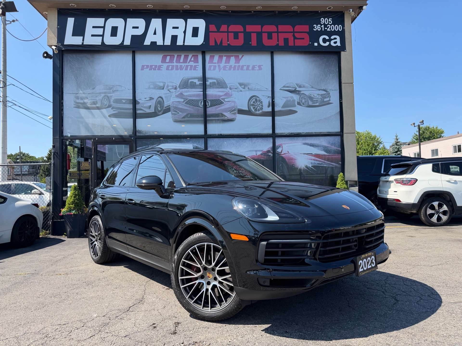 2023 Porsche Cayenne Sport Platinum, AWD,Pano, Navi, Leather, Adaptive