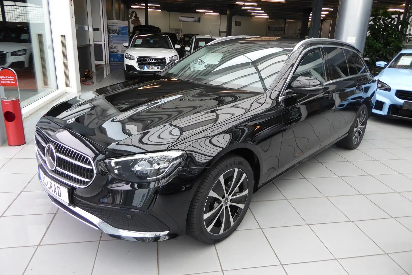 Mercedes-Benz E 300 E300de T 4Matic Automatik AHK Widescreen Schwarz - 1