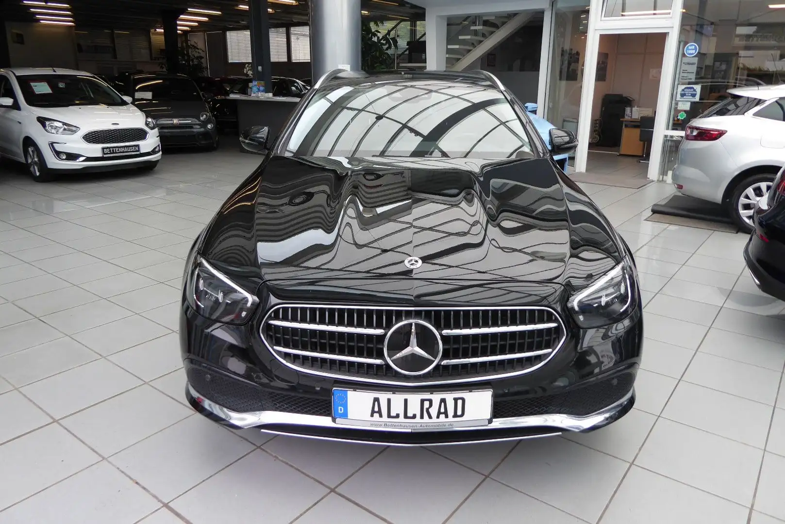 Mercedes-Benz E 300 E300de T 4Matic Automatik AHK Widescreen Schwarz - 2