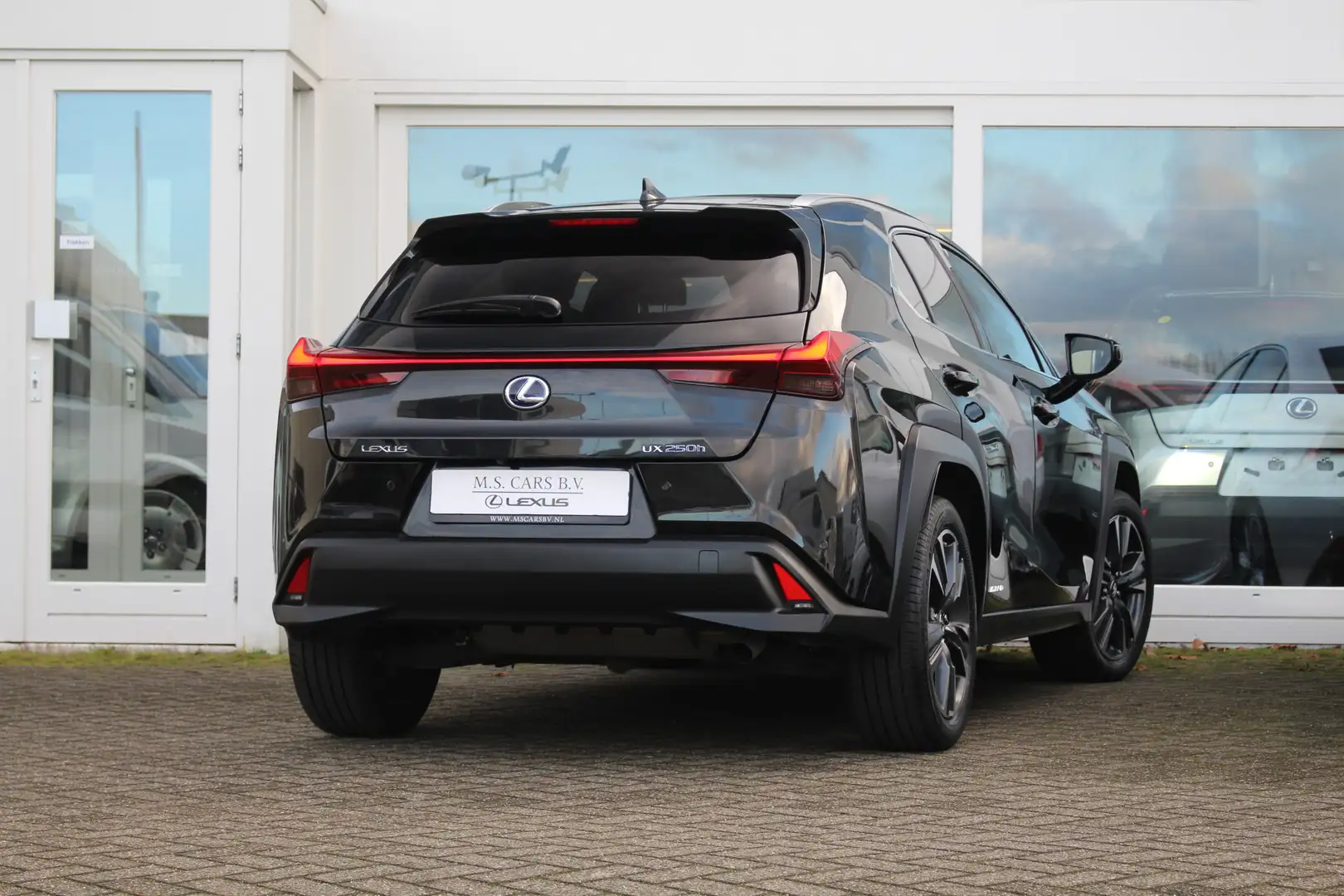 Lexus UX 250h Hybrid Executive Line I Opendak I Premium Navi I A Schwarz - 2