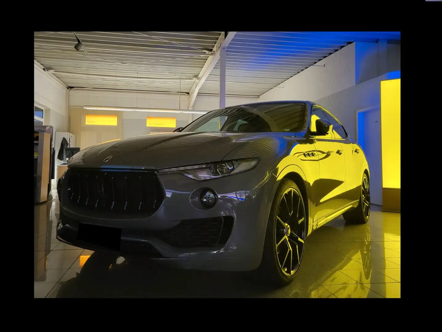 Maserati Levante 3.0 Turbo V6 "Premium Lackierung" Sound Grau - 2