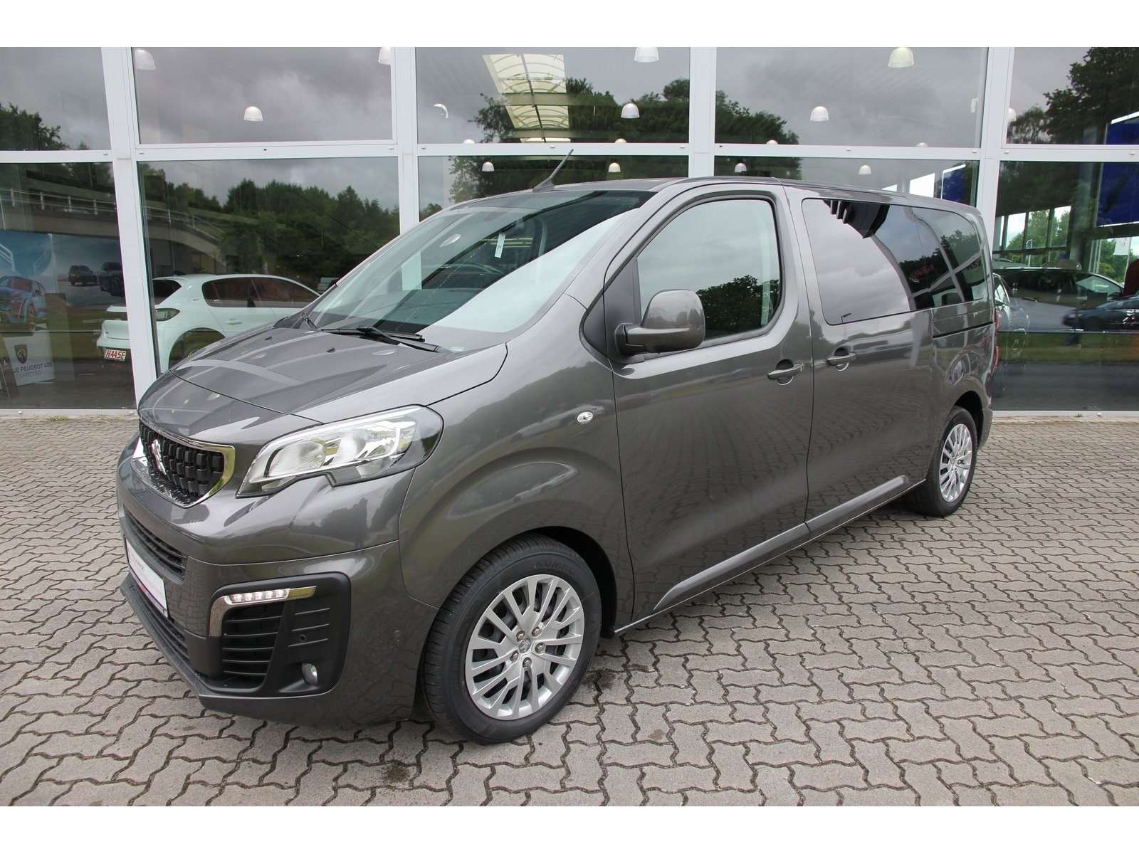 2021 Peugeot Traveller