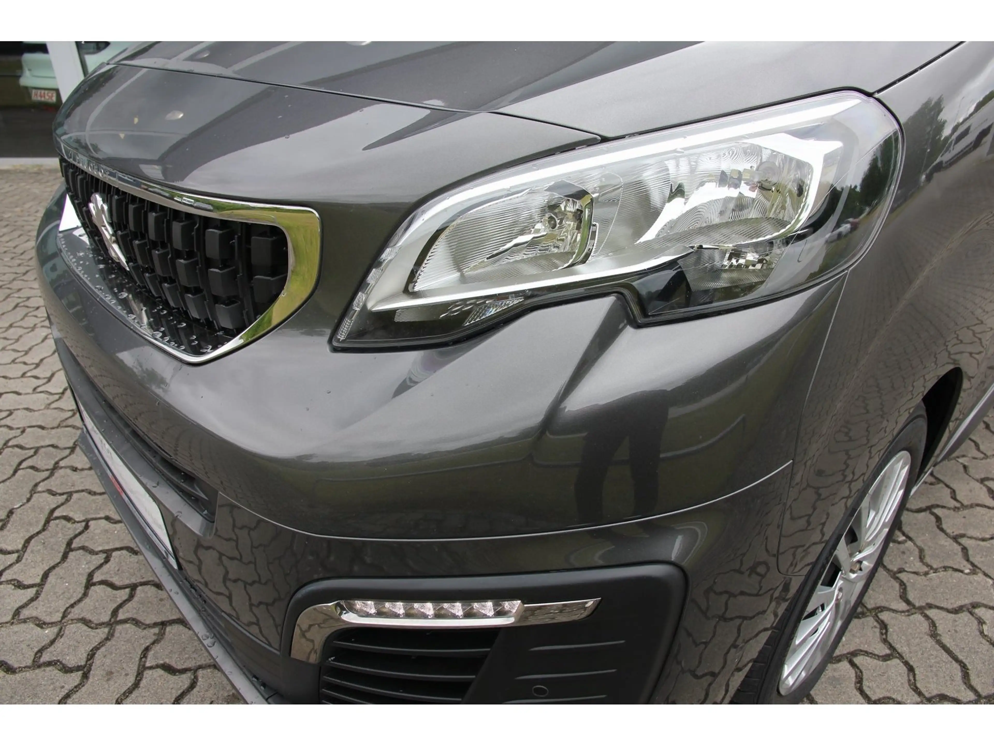 Peugeot Traveller Busin. HDi 145 Aut. L2 SHZ Kamera 8-Si — photo 5