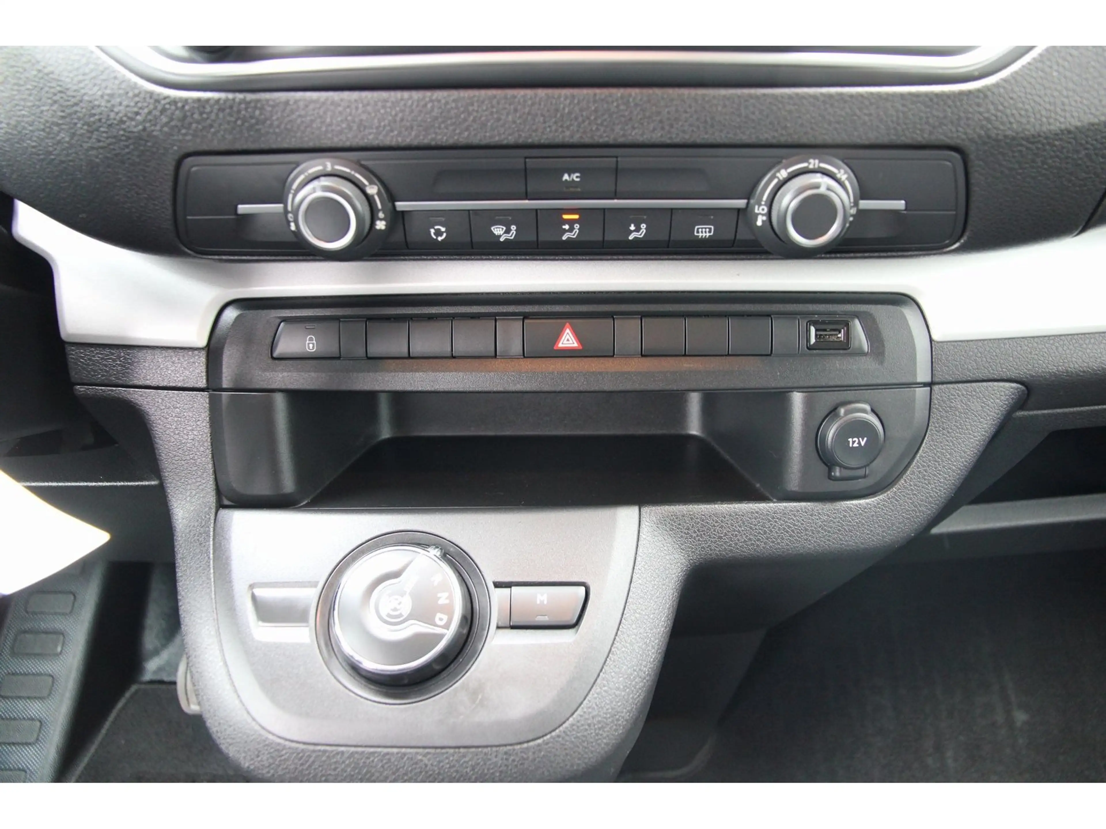 Peugeot Traveller Busin. HDi 145 Aut. L2 SHZ Kamera 8-Si — photo 15