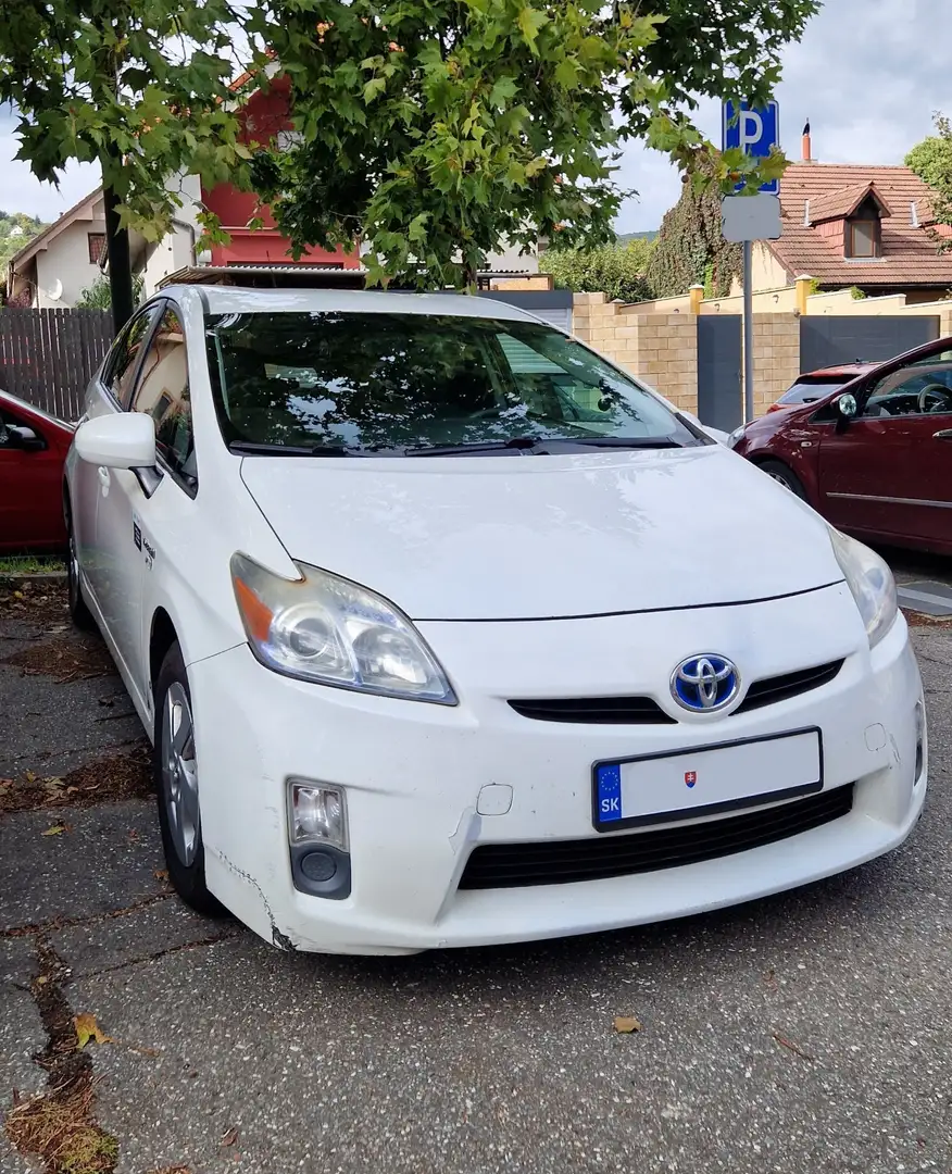 Toyota Prius (Hybrid) Executive - 2