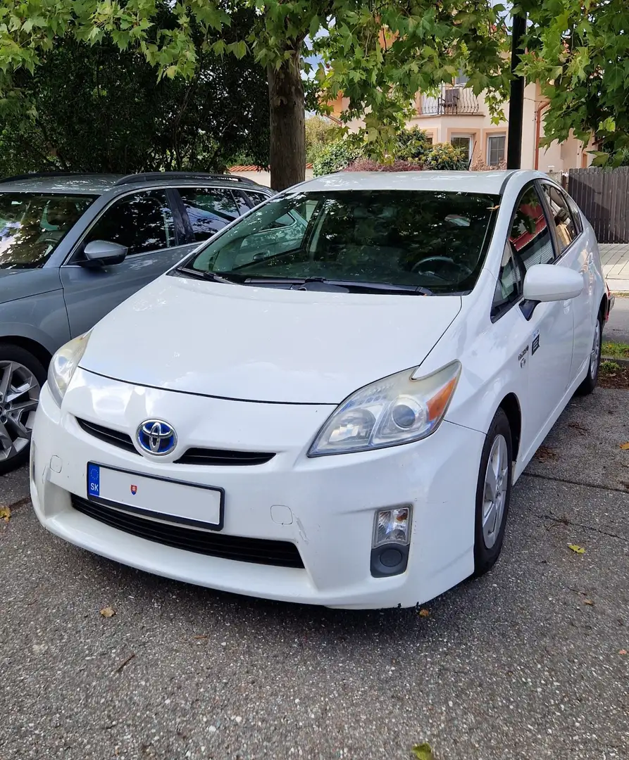 Toyota Prius (Hybrid) Executive - 1