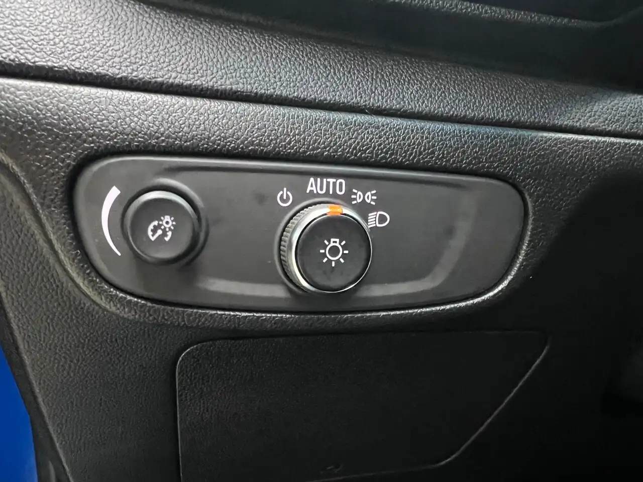 Chevrolet Bolt снимка Chevrolet Bolt