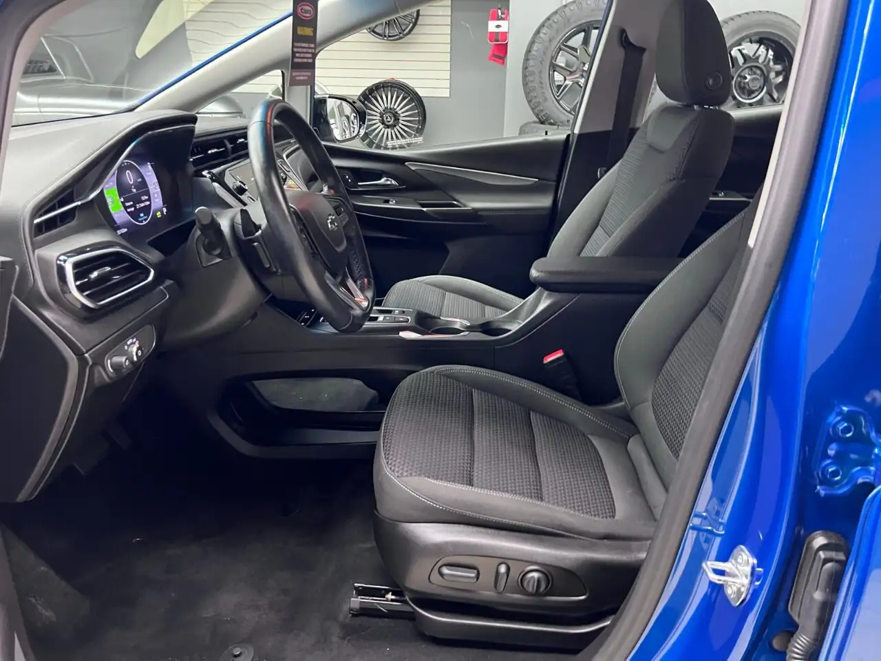 Chevrolet Bolt снимка Chevrolet Bolt