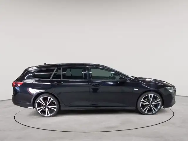 Opel Insignia view 3