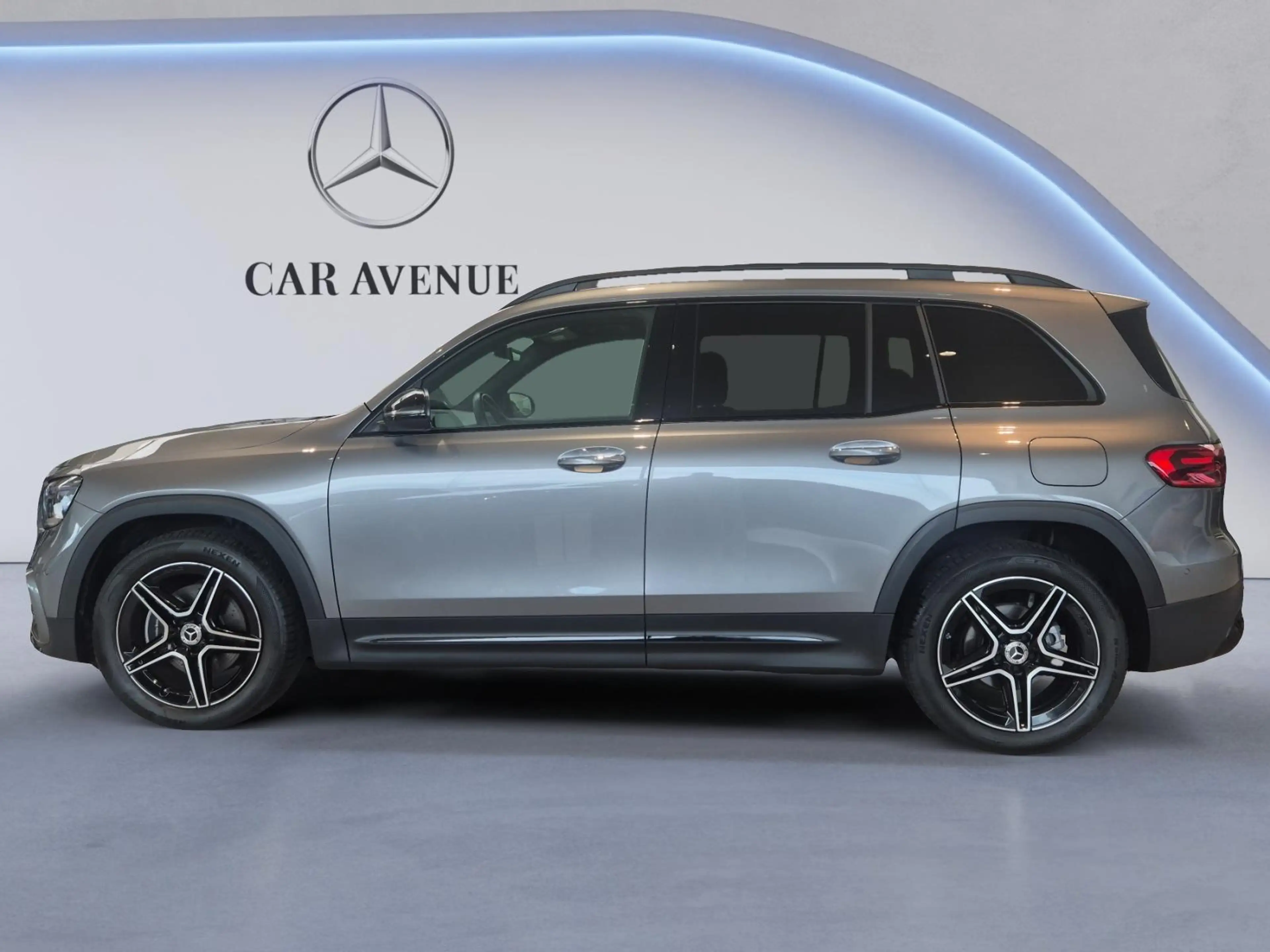 Mercedes-Benz GLB 200 AMG Line — photo 6