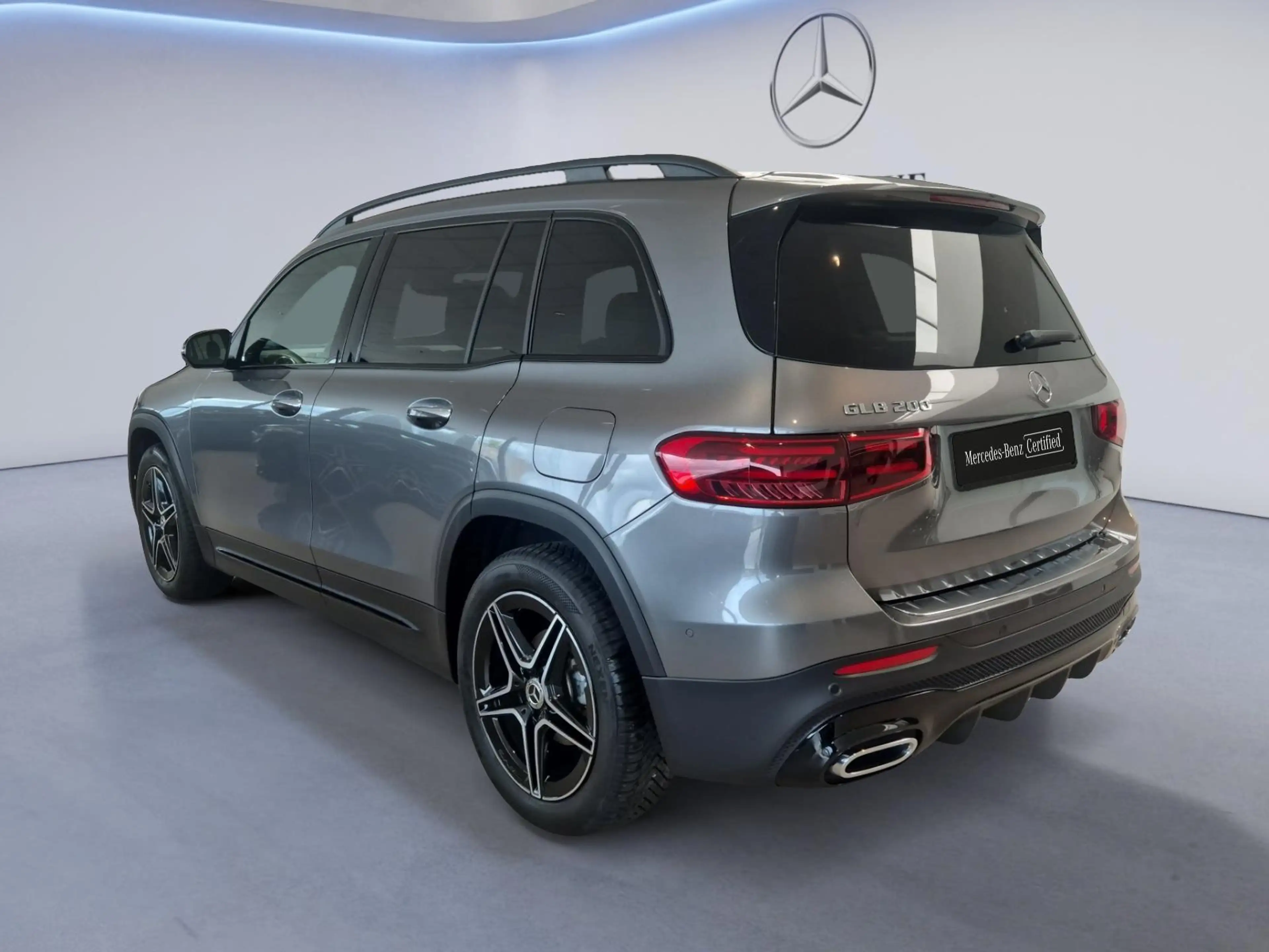 Mercedes-Benz GLB 200 AMG Line — photo 5