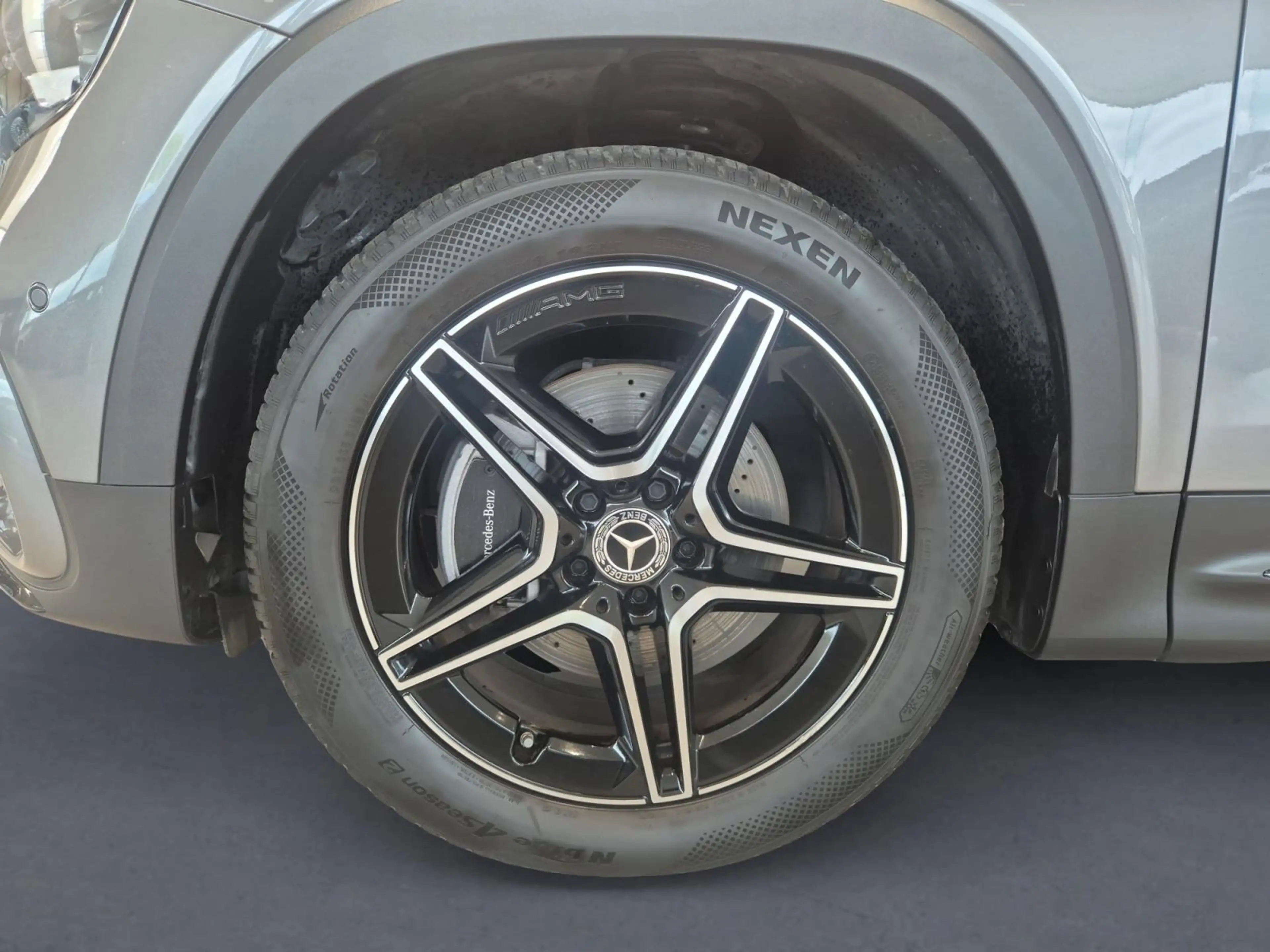 Mercedes-Benz GLB 200 AMG Line — photo 14