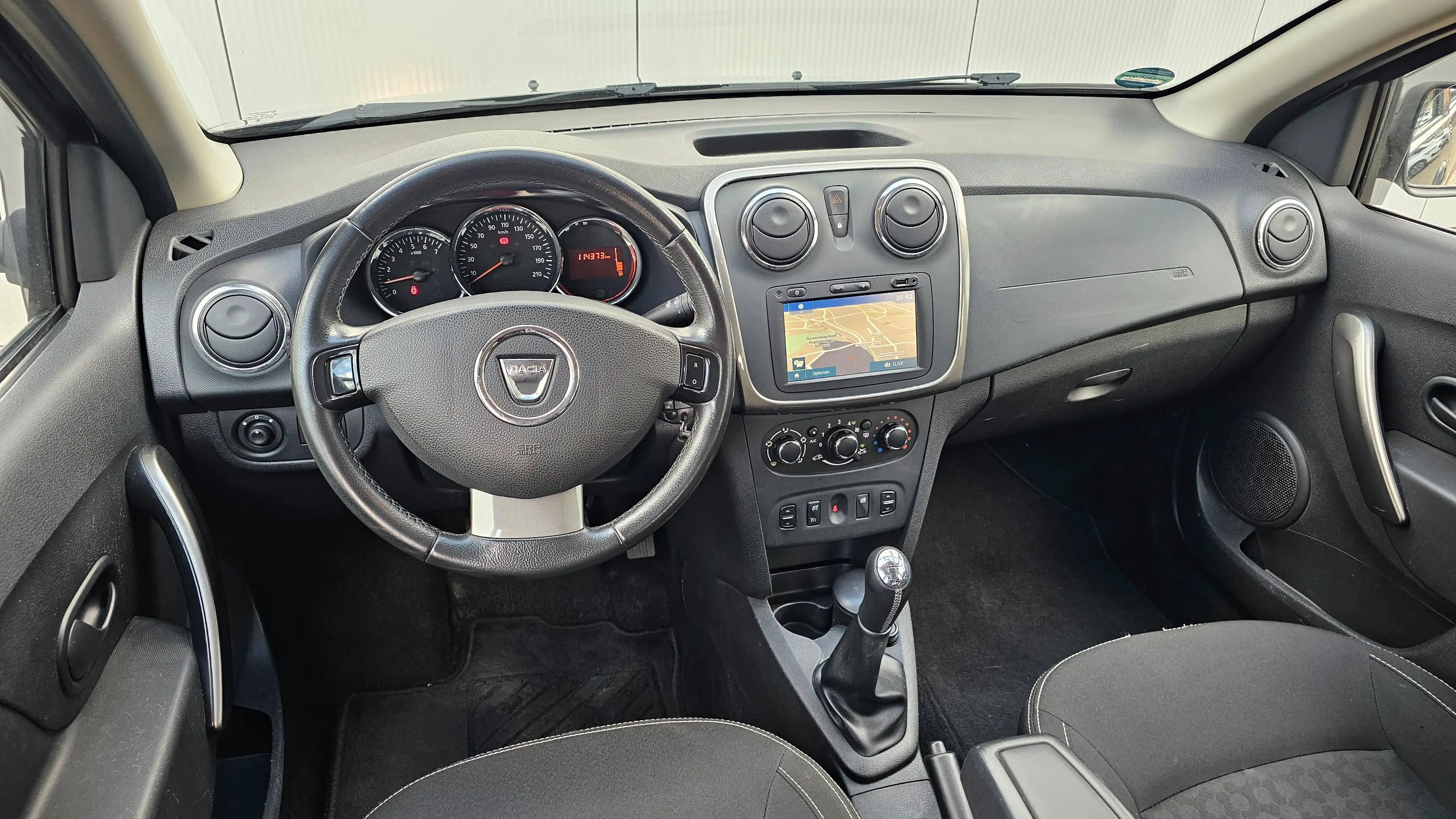 Dacia Logan Prestige*NAVI/KLIMA/AHK/PDC/TÜV/2. HAND* — photo 10