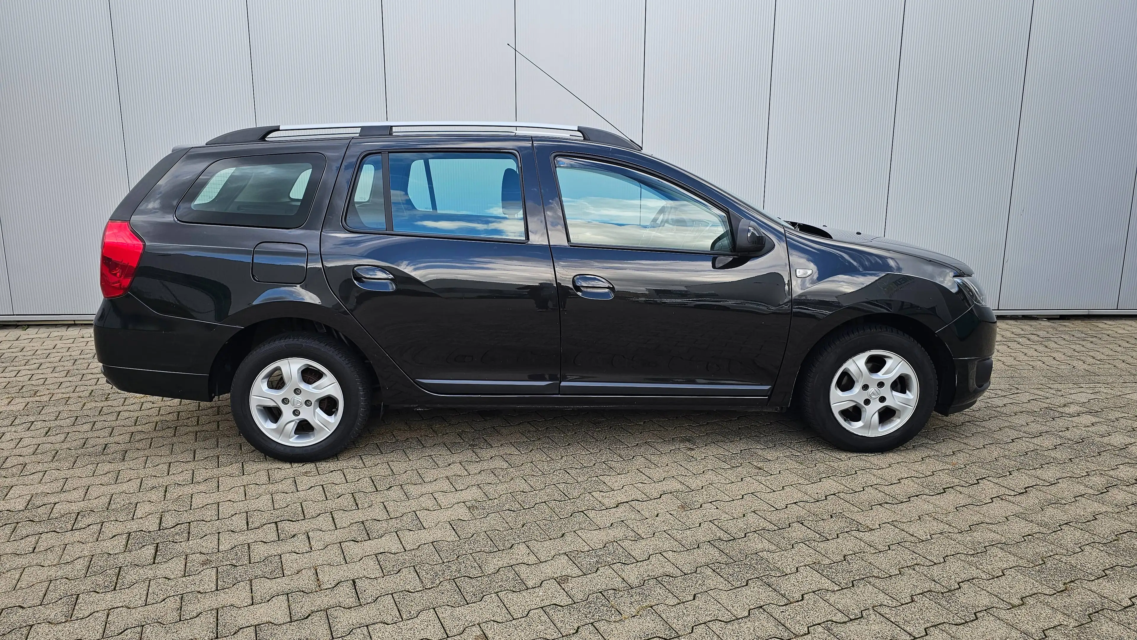 Dacia Logan Prestige*NAVI/KLIMA/AHK/PDC/TÜV/2. HAND* — photo 8