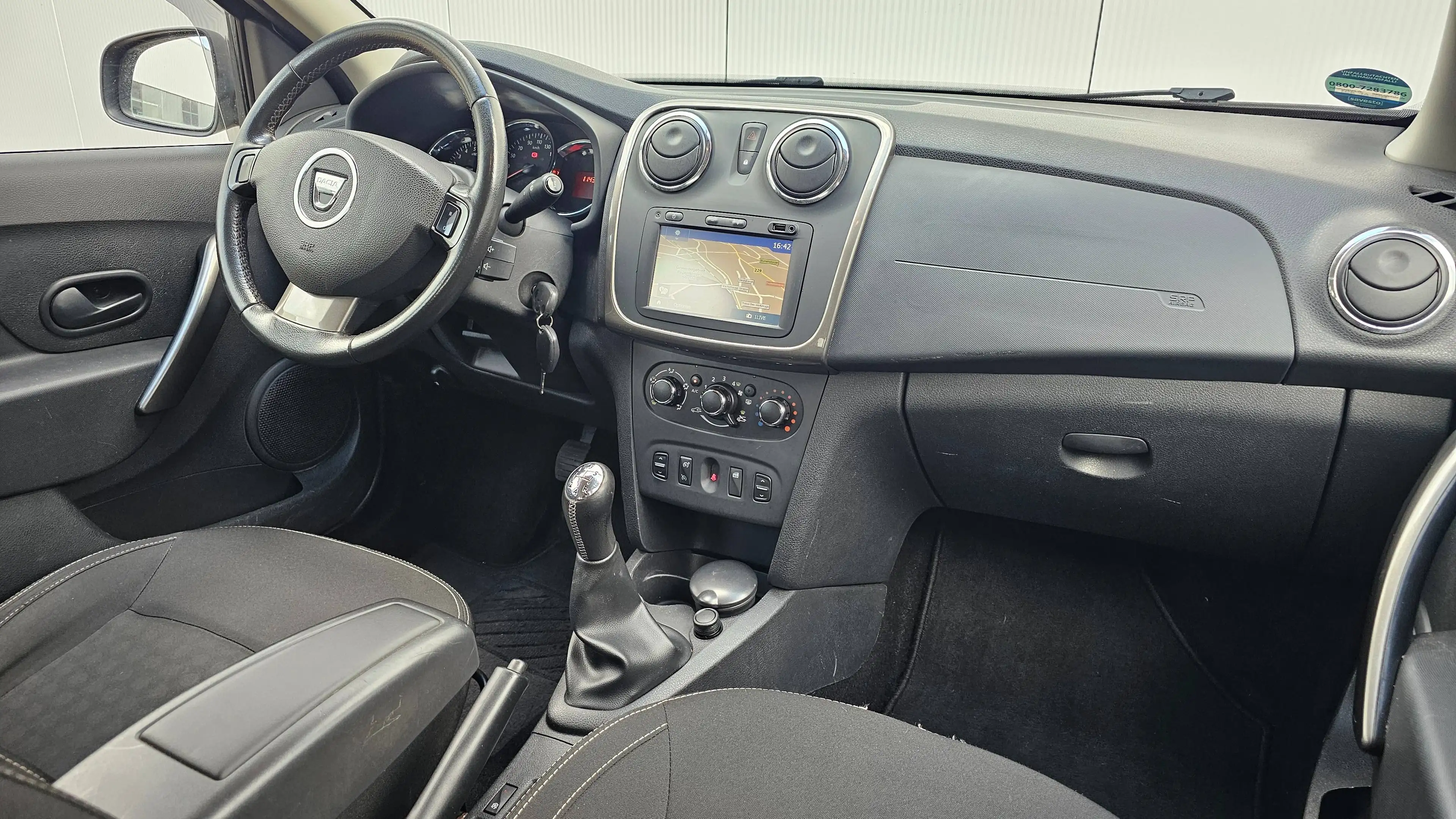 Dacia Logan Prestige*NAVI/KLIMA/AHK/PDC/TÜV/2. HAND* — photo 11