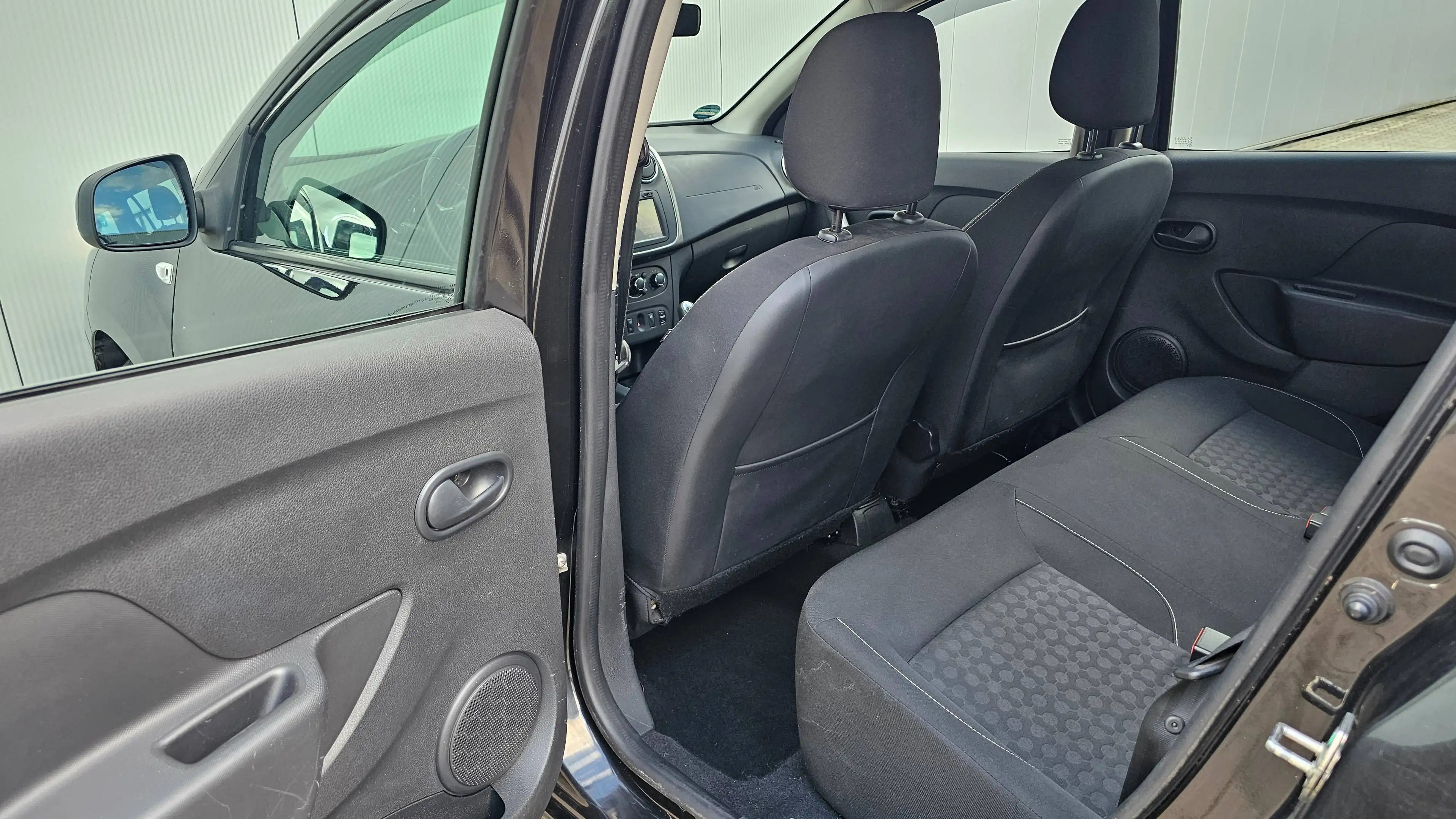 Dacia Logan Prestige*NAVI/KLIMA/AHK/PDC/TÜV/2. HAND* — photo 15