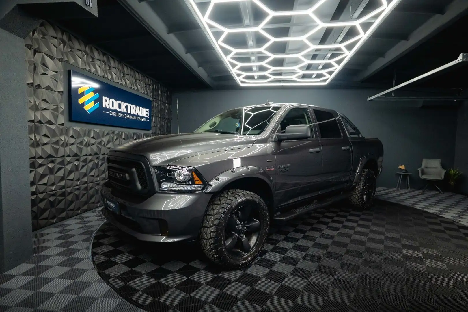 Dodge RAM 5.7 V8 HEMI 4x4 OFFROAD Night-Paket *LED*AHK Gri - 1