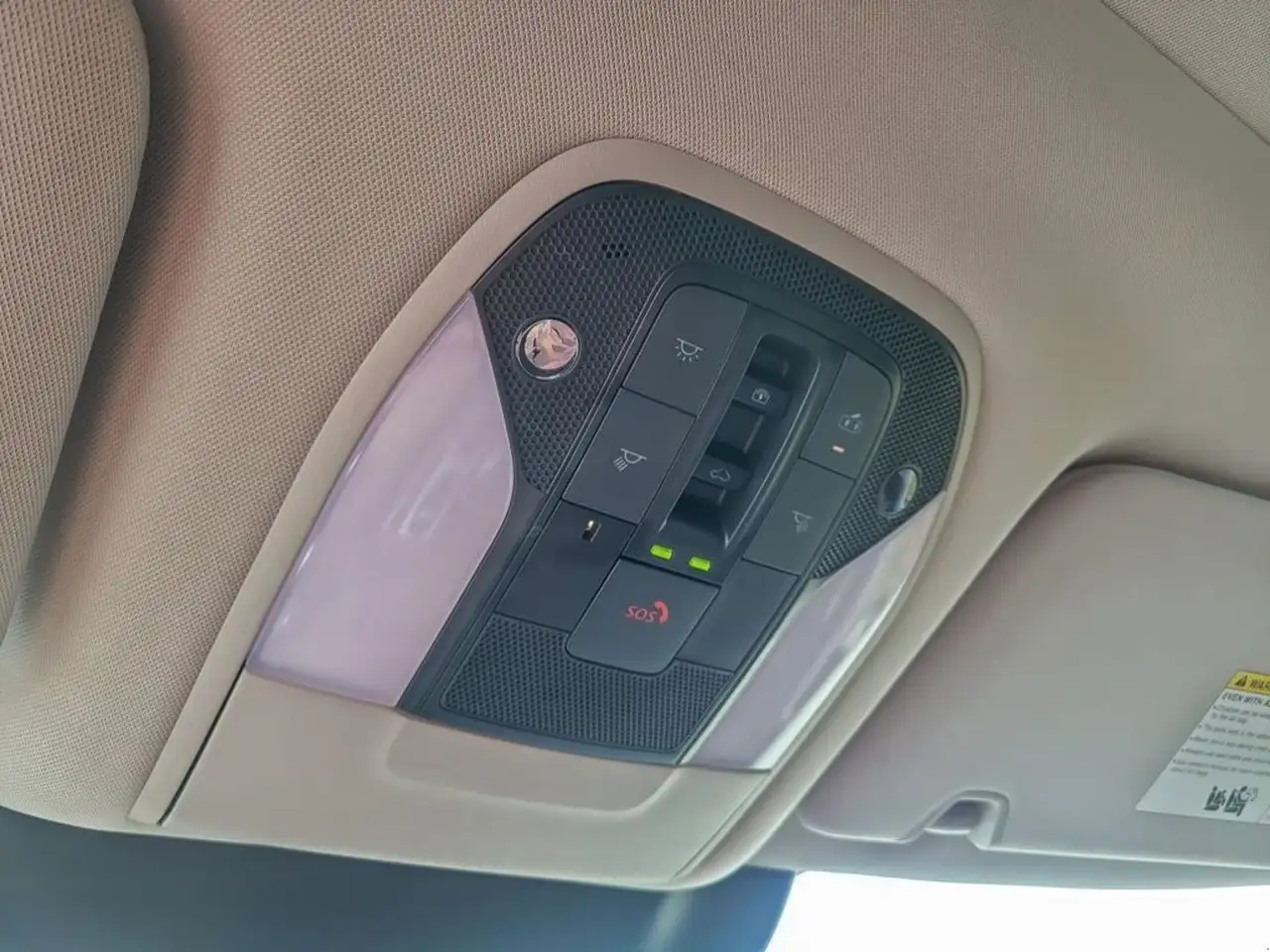 Infiniti QX60 снимка Infiniti QX60