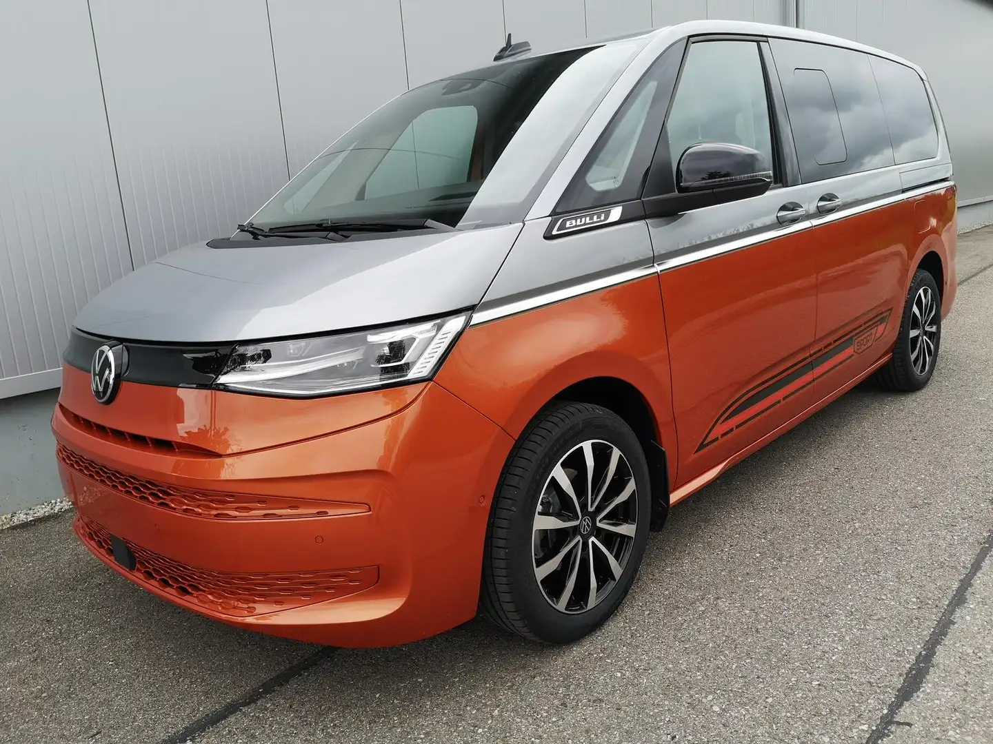 Volkswagen T7 Multivan 2.0 TDI LÜ High Sport Edition Argento - 1
