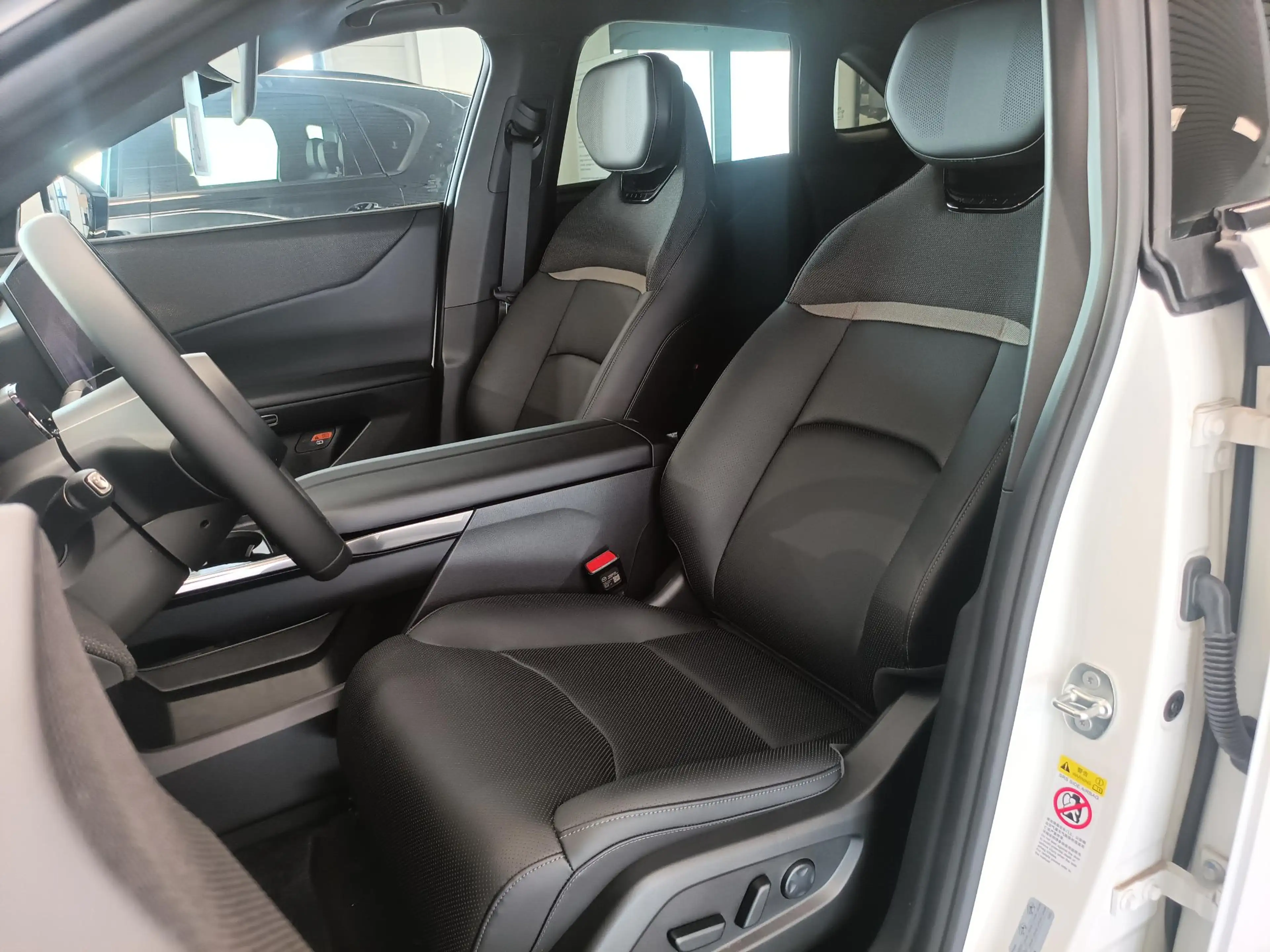 Mazda CX-6e 5WGN EV 78kWh 258 hp Takumi 21'' Sport — photo 8
